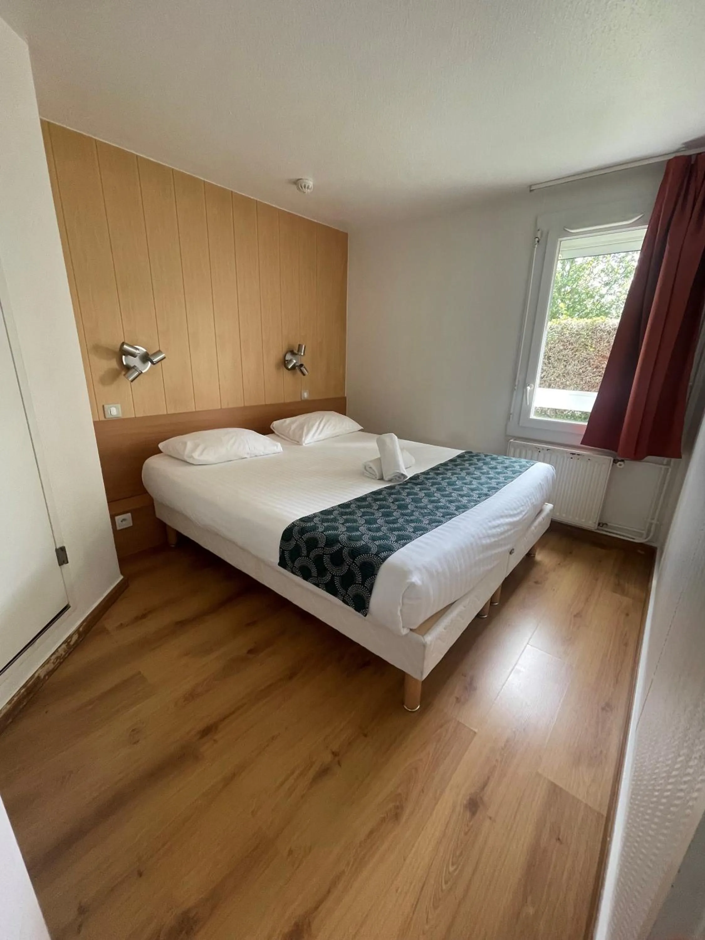 Bedroom, Bed in FH Confort Annecy