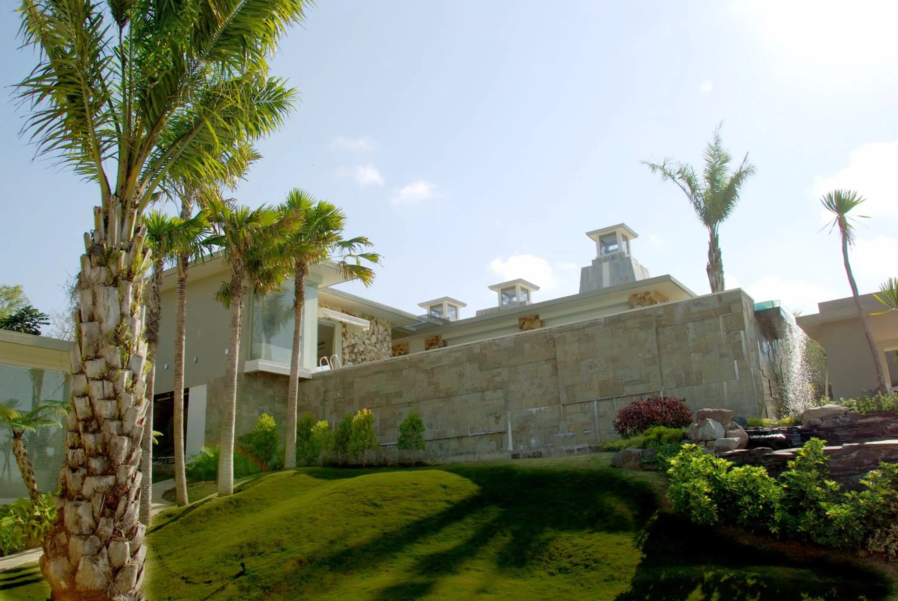 Facade/entrance in Noah Villa and Chapel