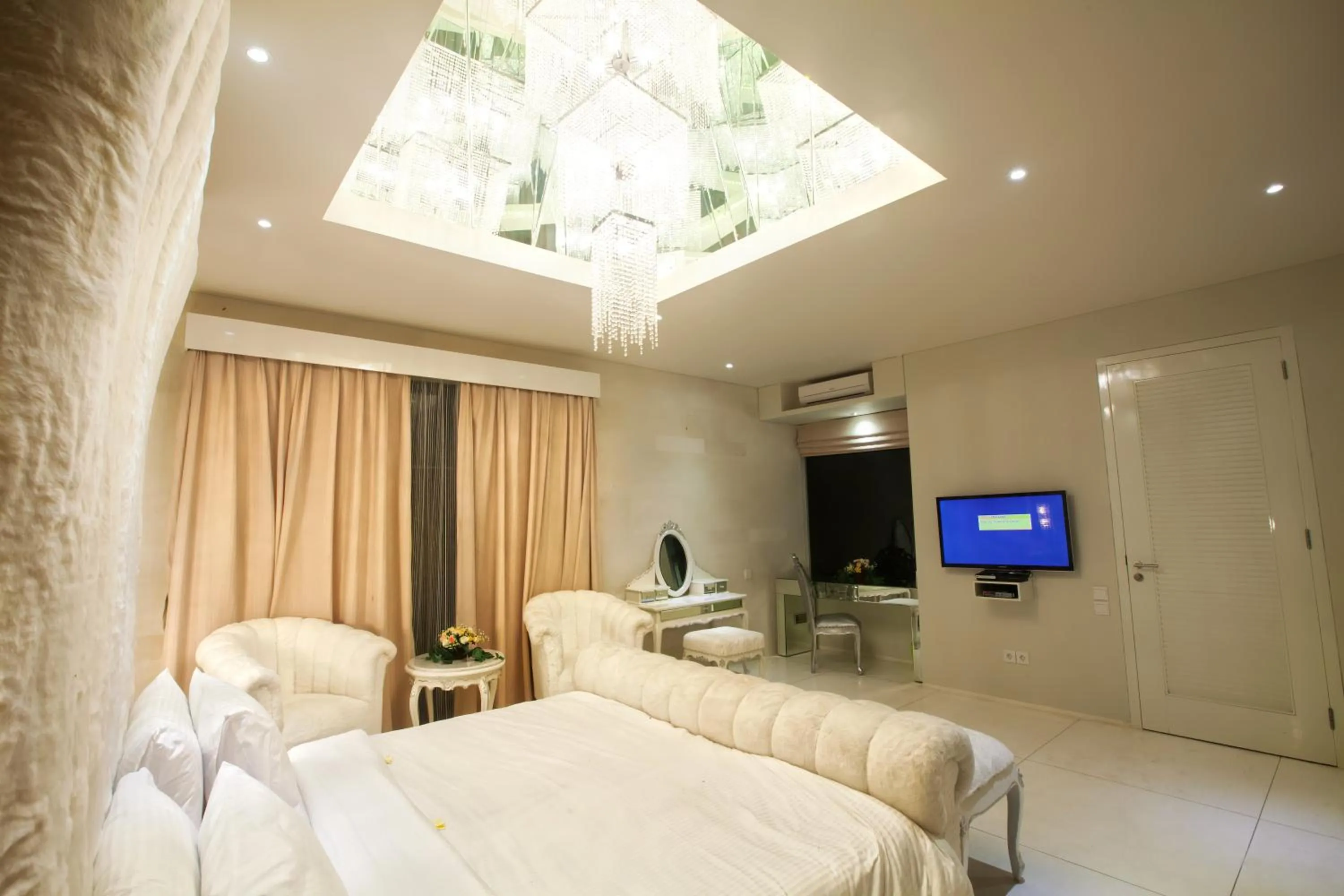 TV and multimedia in Noah Villa and Chapel