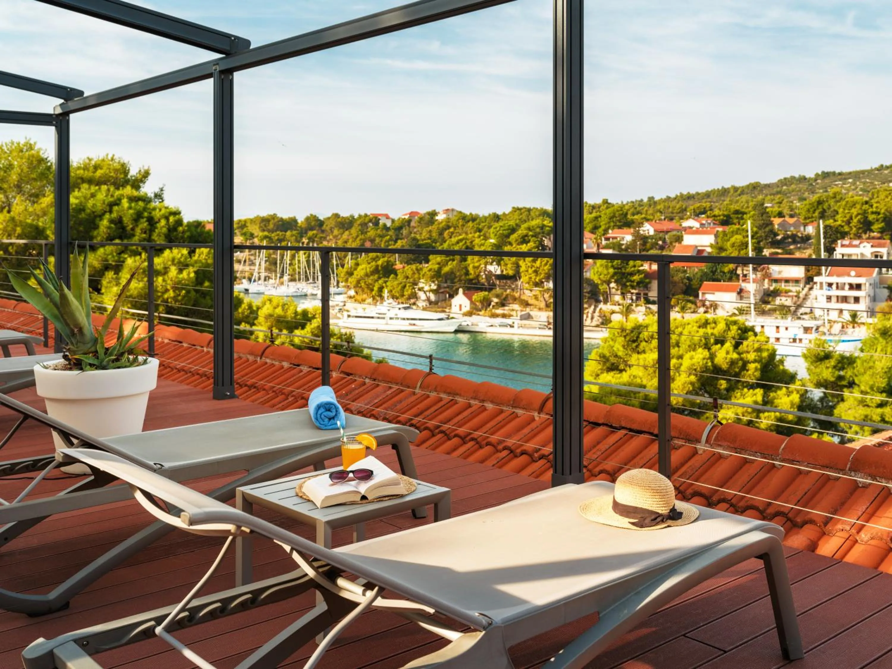 sunbed in Hotel Milna Osam - Adults Only