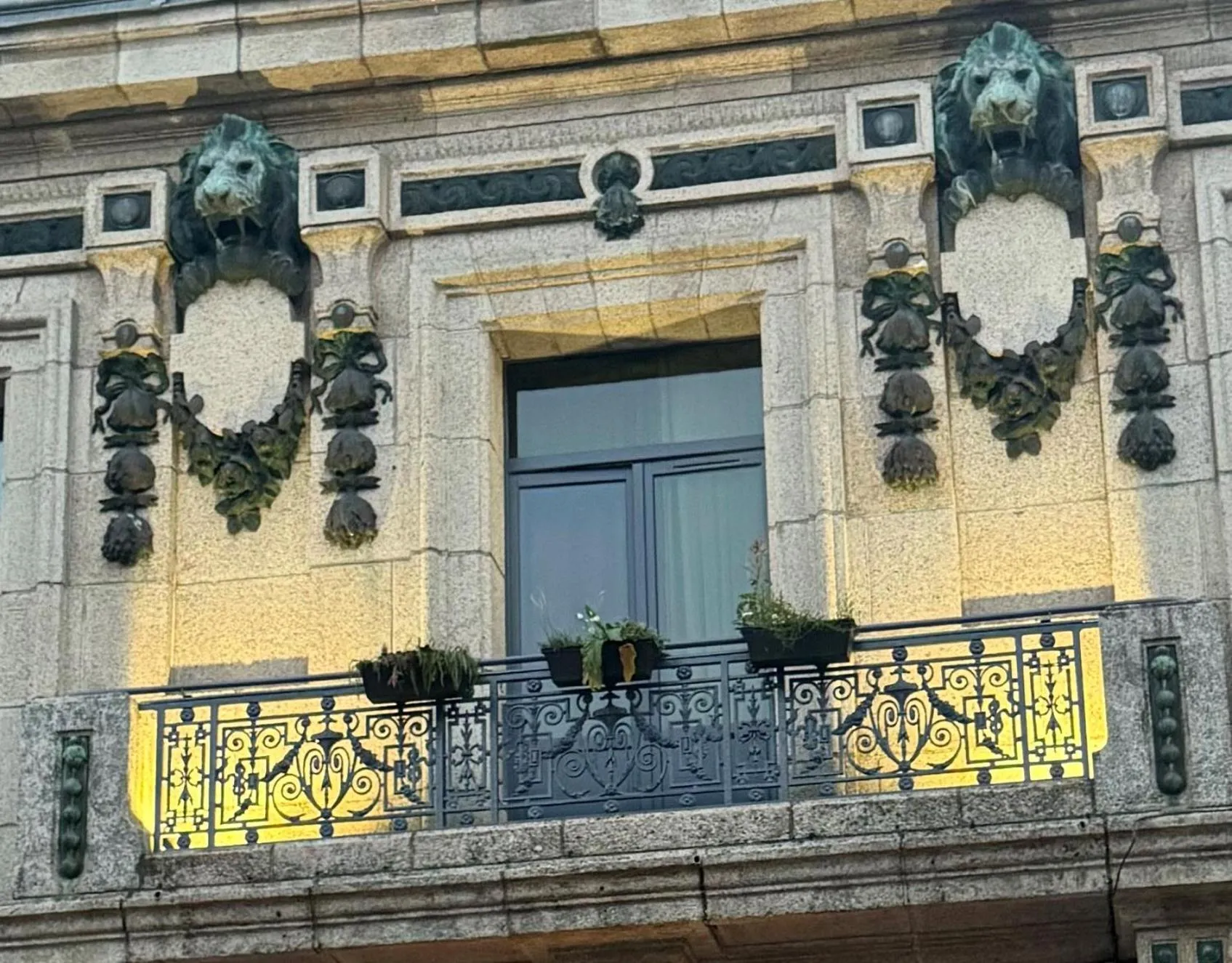 Facade/entrance in Hôtel Vintage