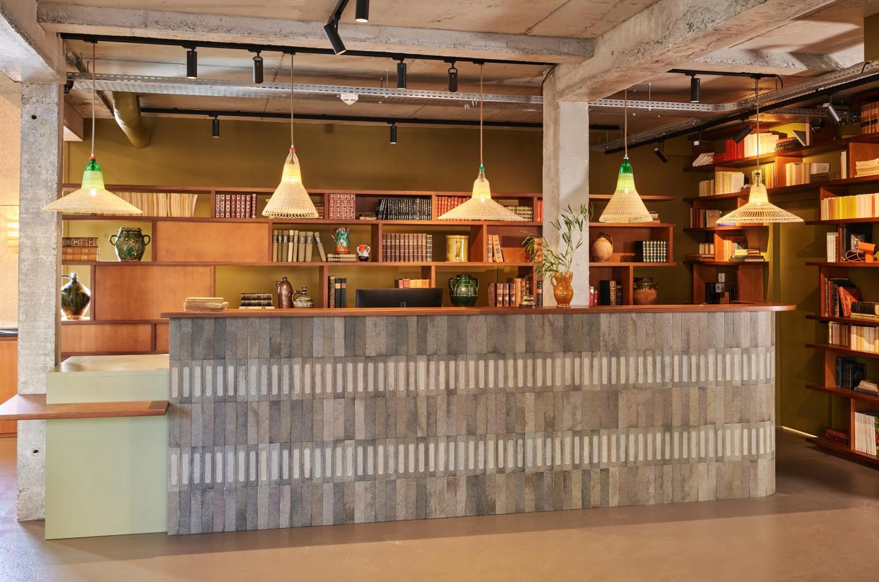 Lobby or reception in Hôtel Oré, Saint-Malo