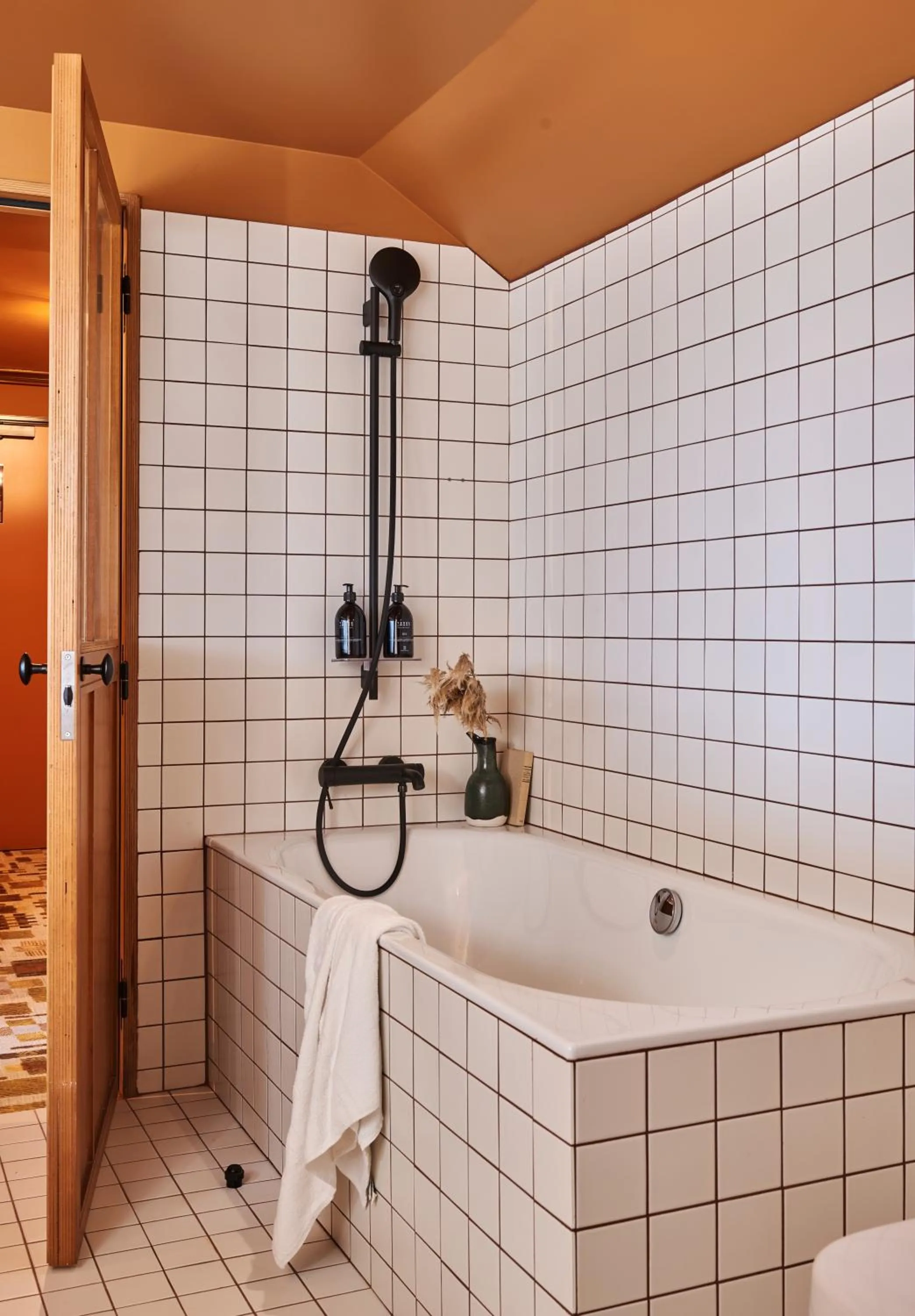 Bathroom in Hôtel Oré, Saint-Malo