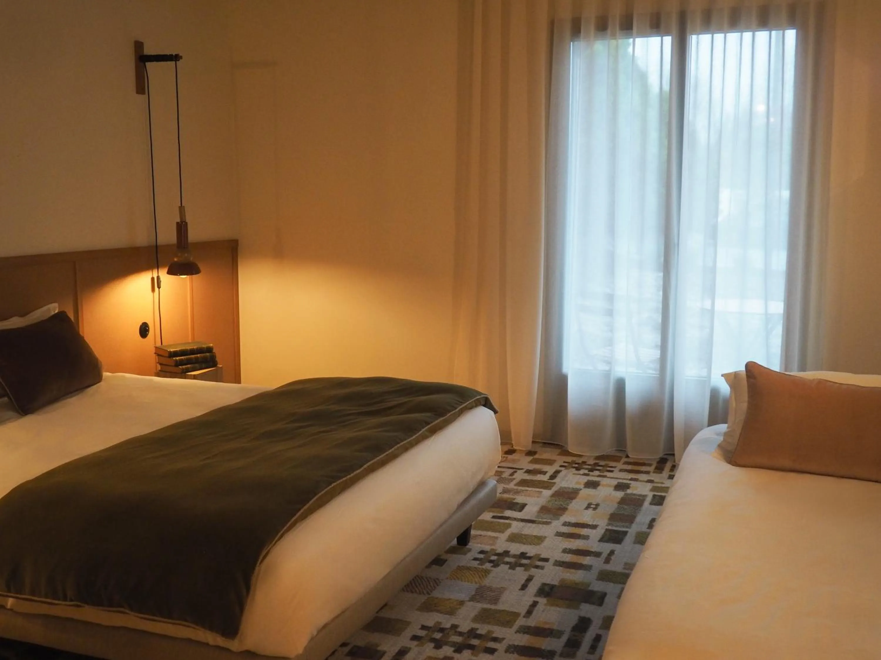 Bedroom, Bed in Hôtel Oré, Saint-Malo