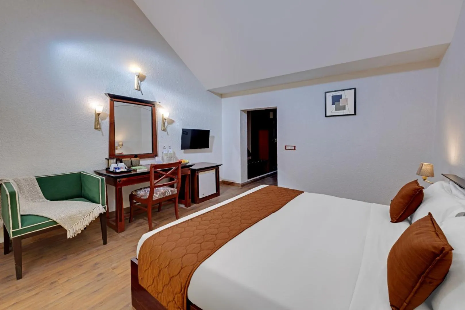 Bedroom, Bed in 8fold-Pinecrest By LaRiSa, Bhimtal