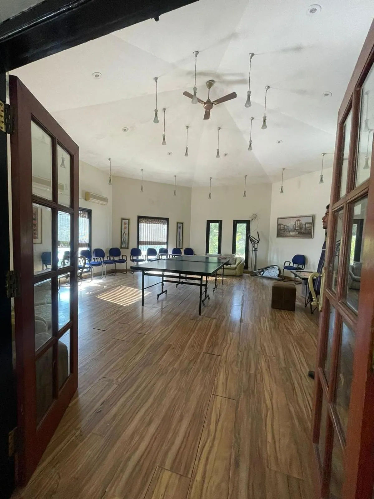 8fold-Pinecrest By LaRiSa, Bhimtal