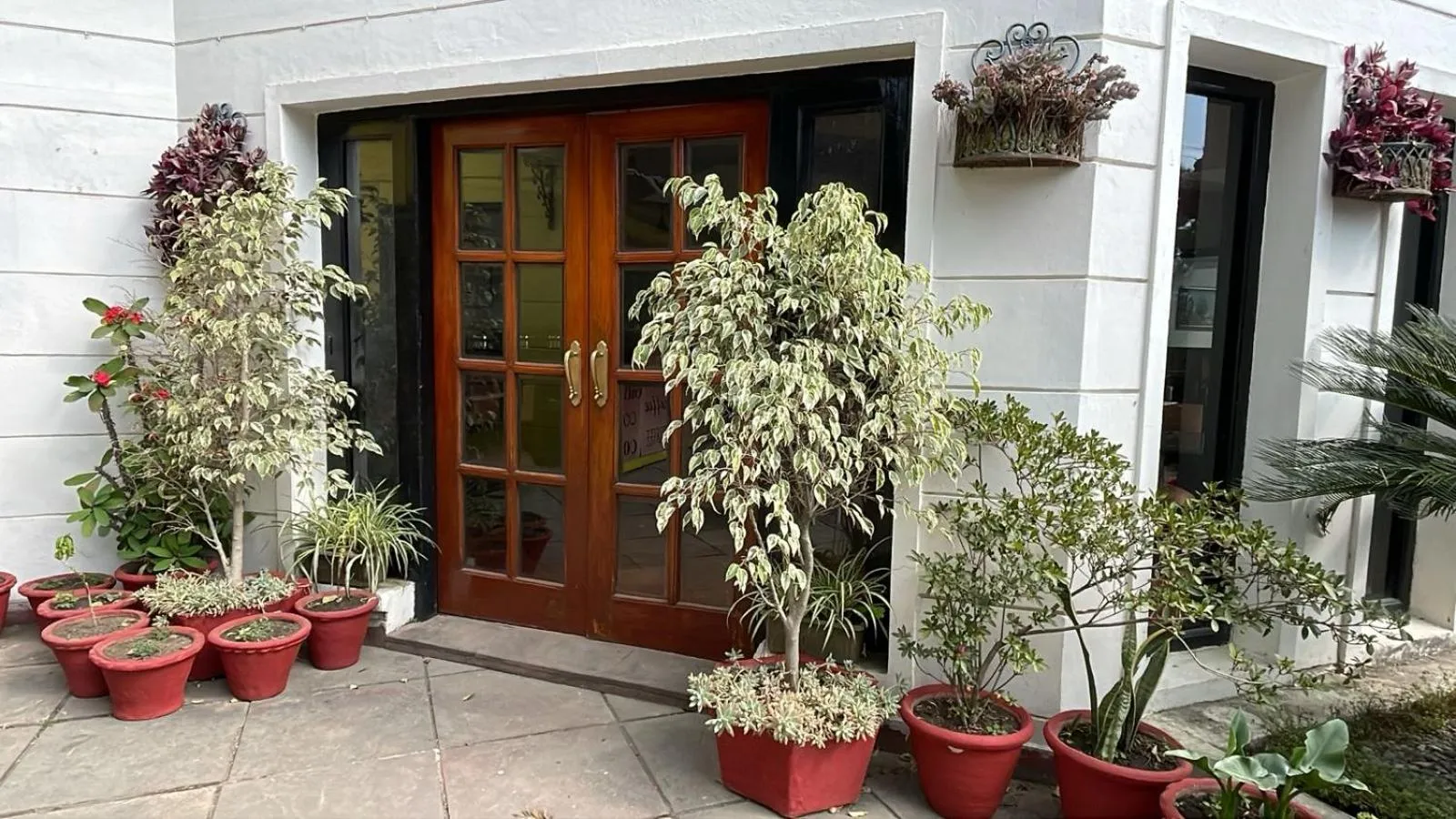 8fold-Pinecrest By LaRiSa, Bhimtal