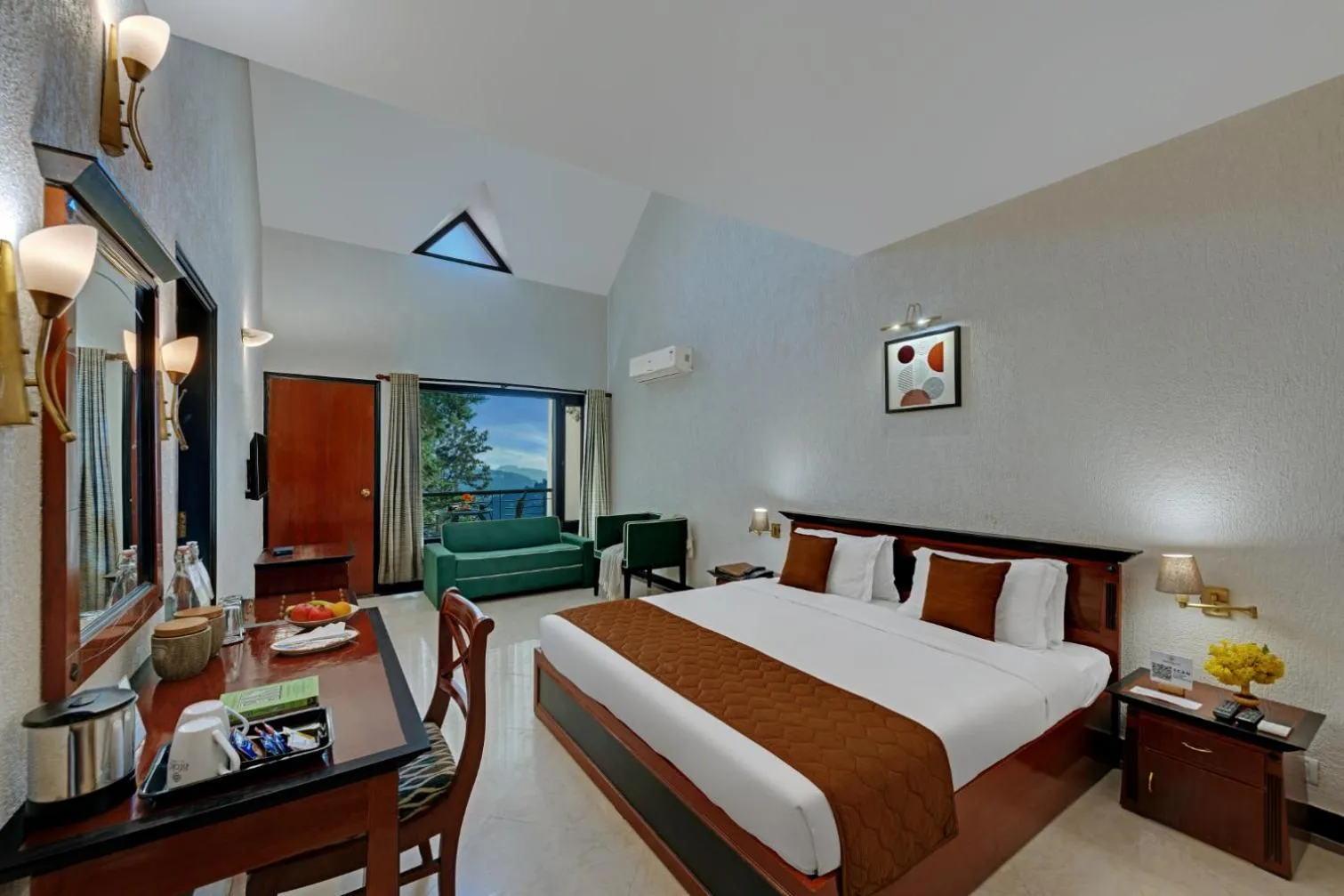 Bedroom, Bed in 8fold-Pinecrest By LaRiSa, Bhimtal