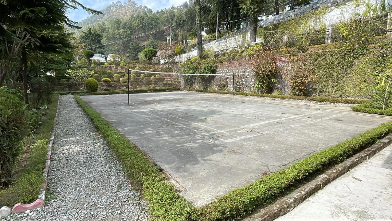 8fold-Pinecrest By LaRiSa, Bhimtal