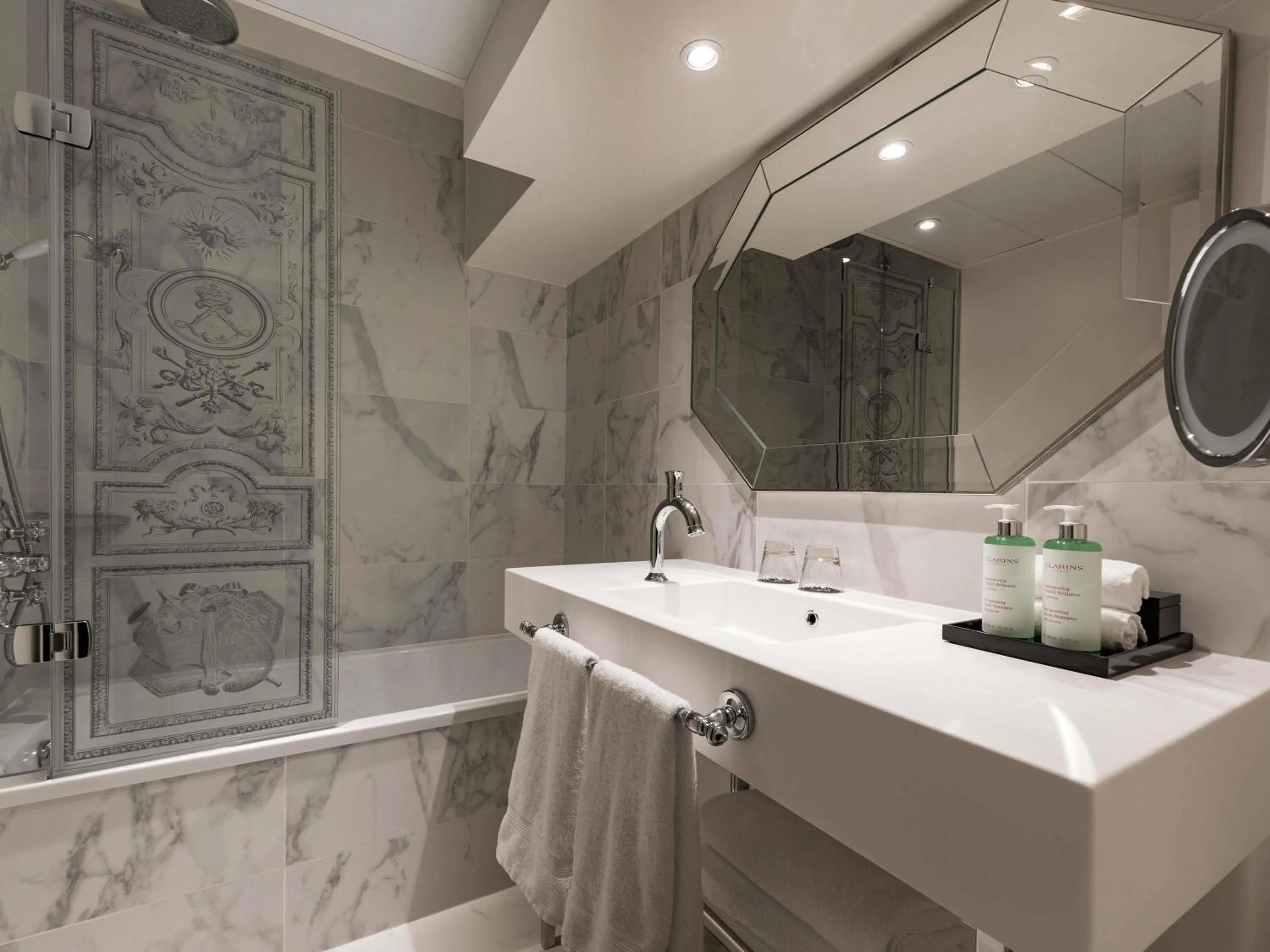 Bedroom in Le Louis Hotel Versailles Château - MGallery Collection