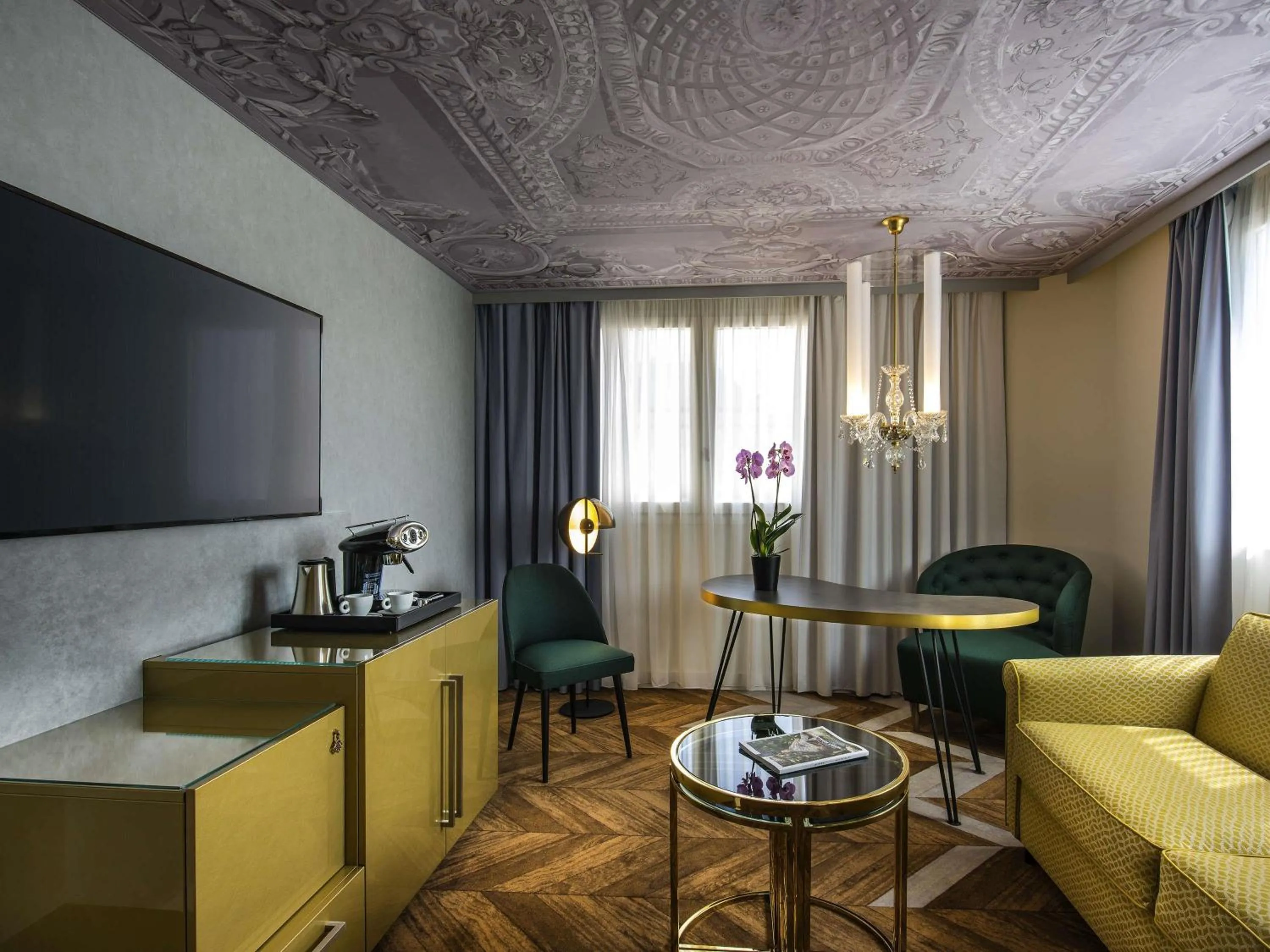 Bedroom in Le Louis Hotel Versailles Château - MGallery Collection