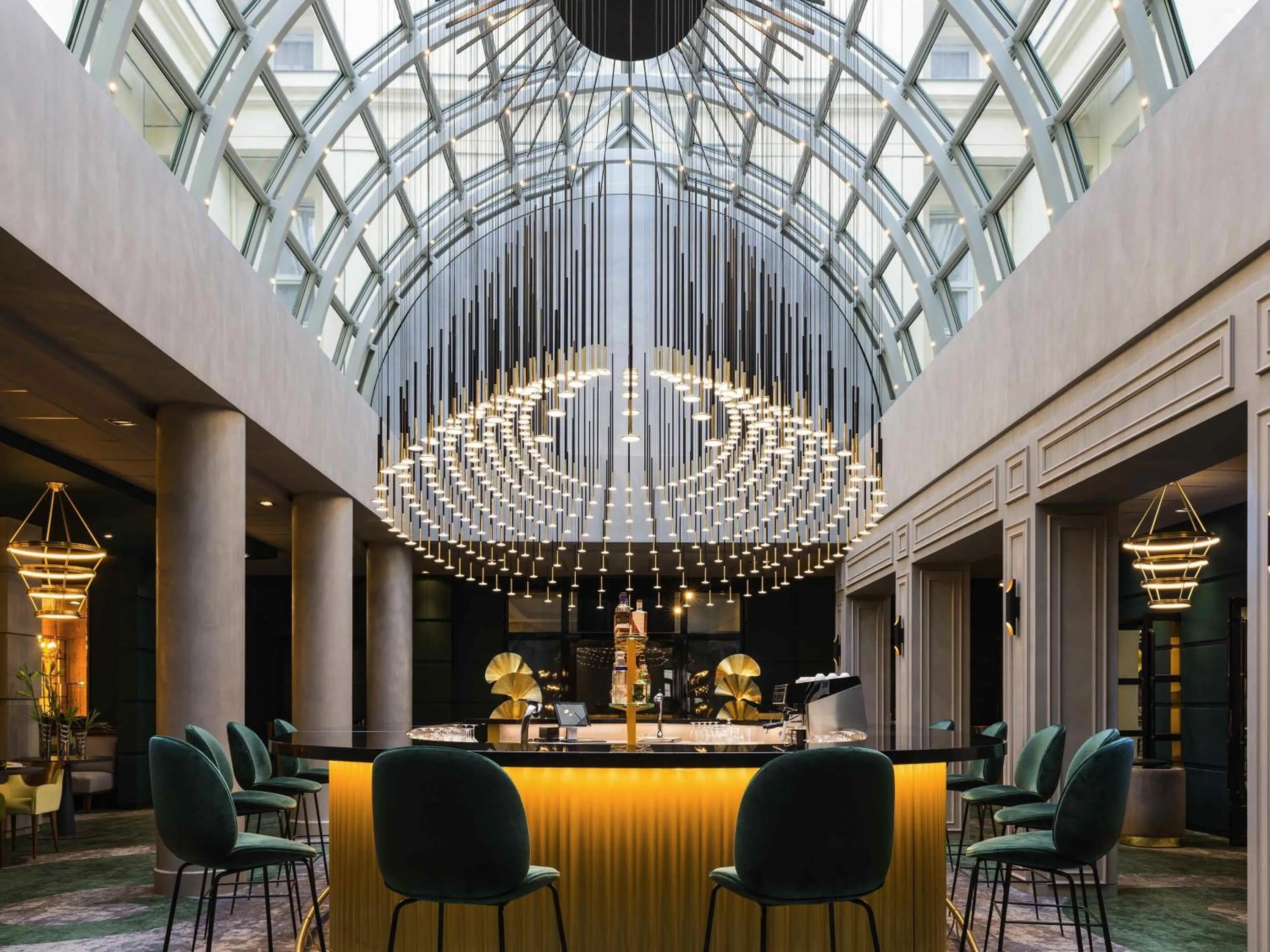 Lounge or bar in Le Louis Hotel Versailles Château - MGallery Collection