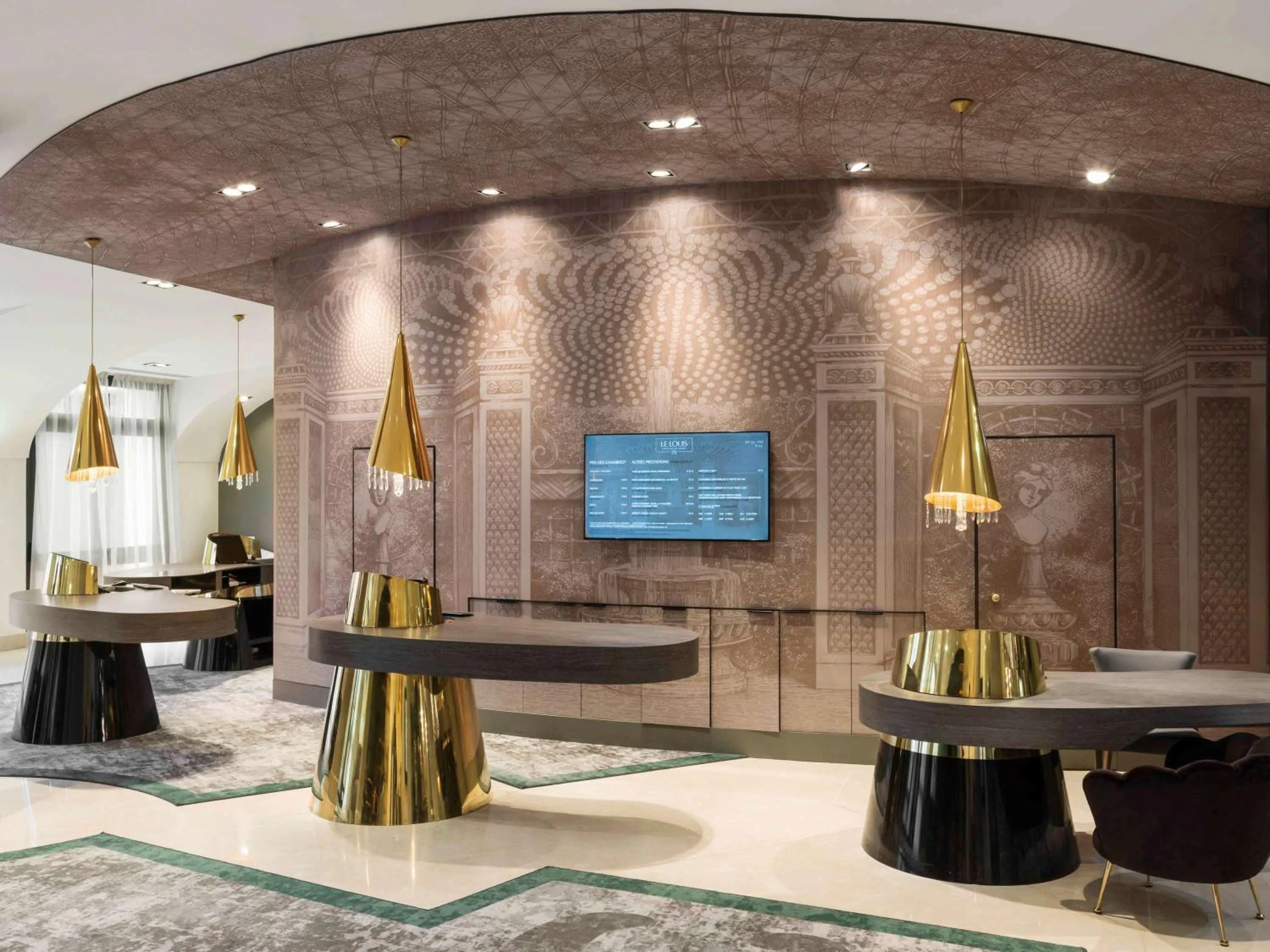 Lobby or reception in Le Louis Hotel Versailles Château - MGallery Collection