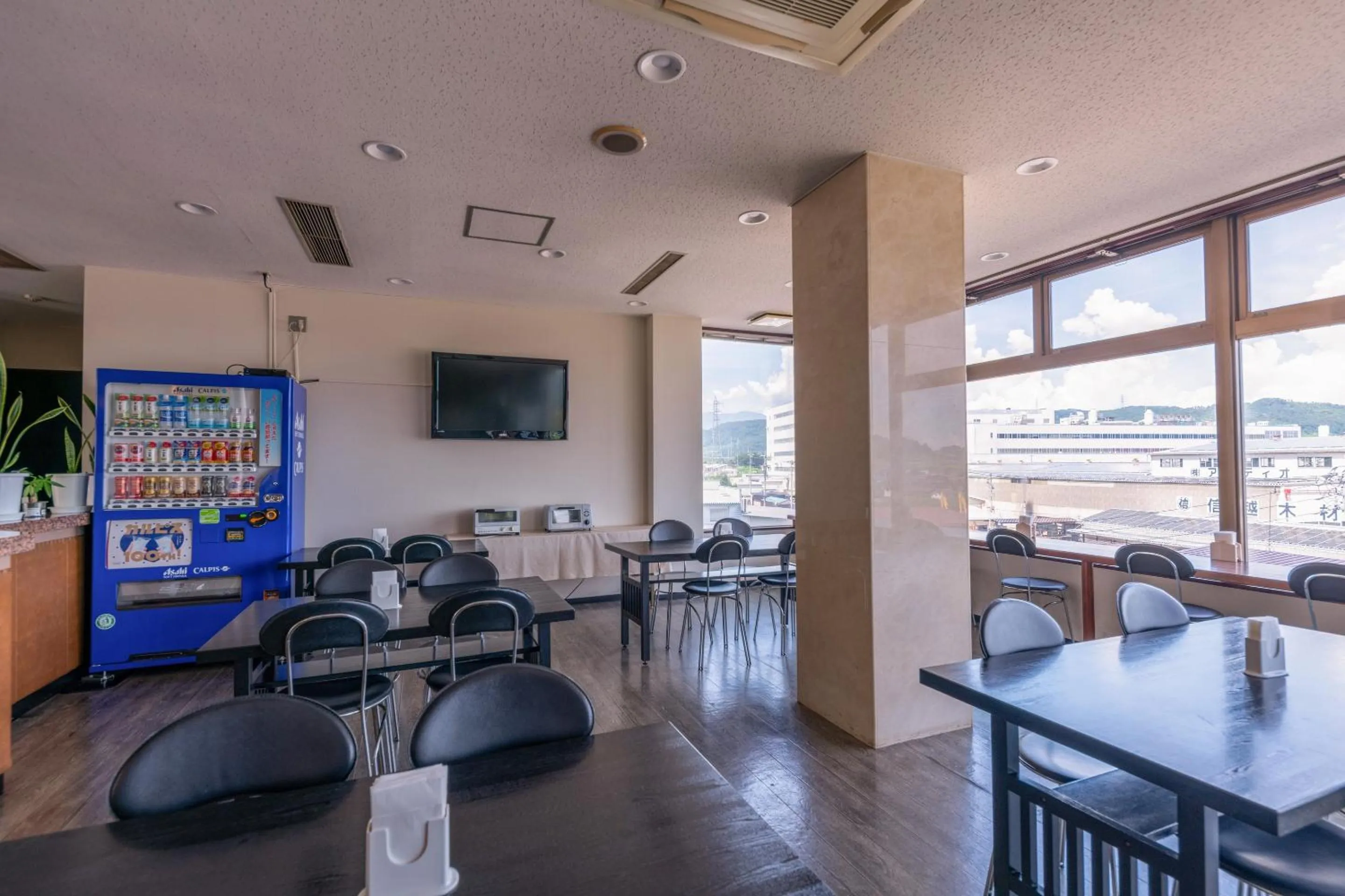 Restaurant/places to eat in Tabist Travel Inn Shinshu Nakano