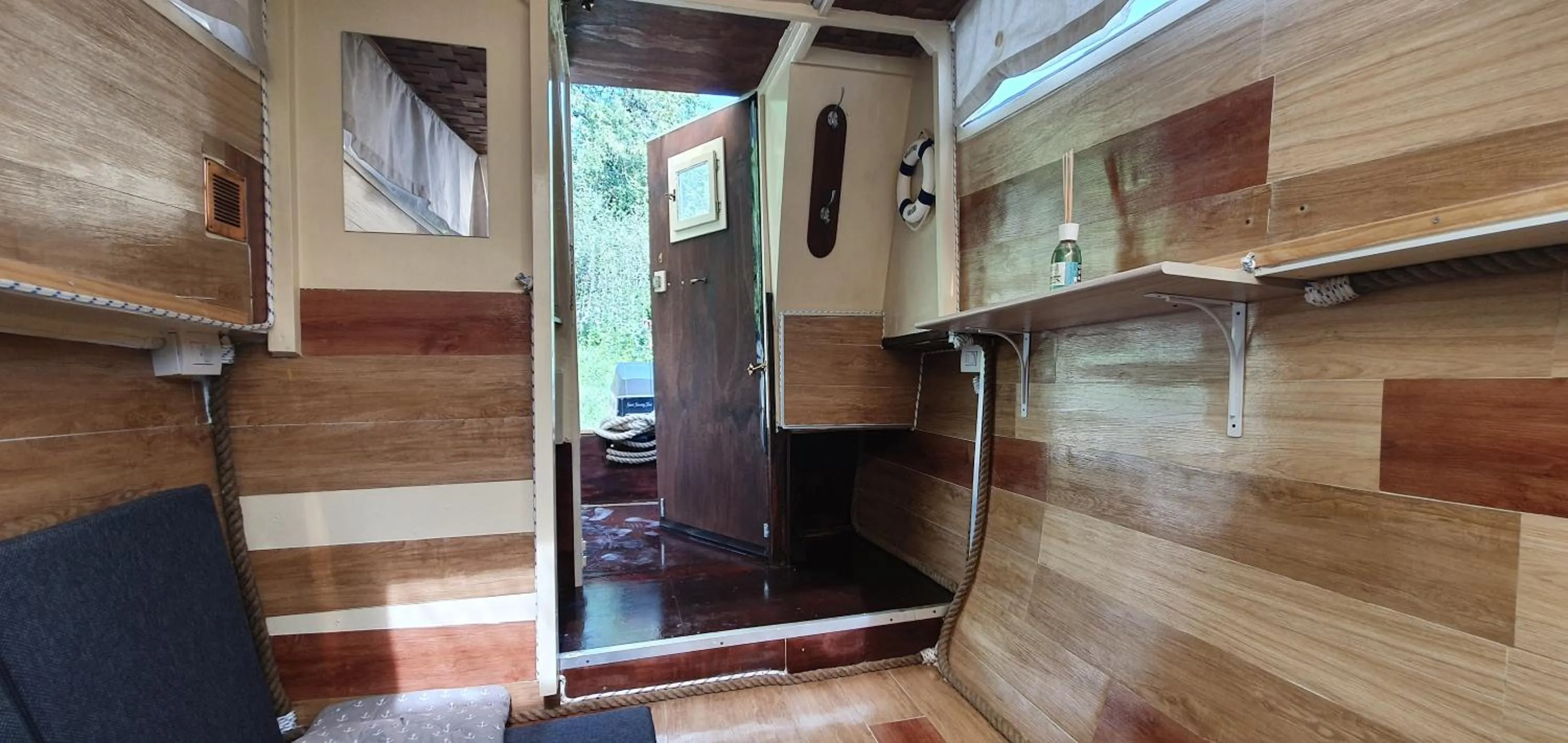 Facade/entrance in Nave nel Bosco