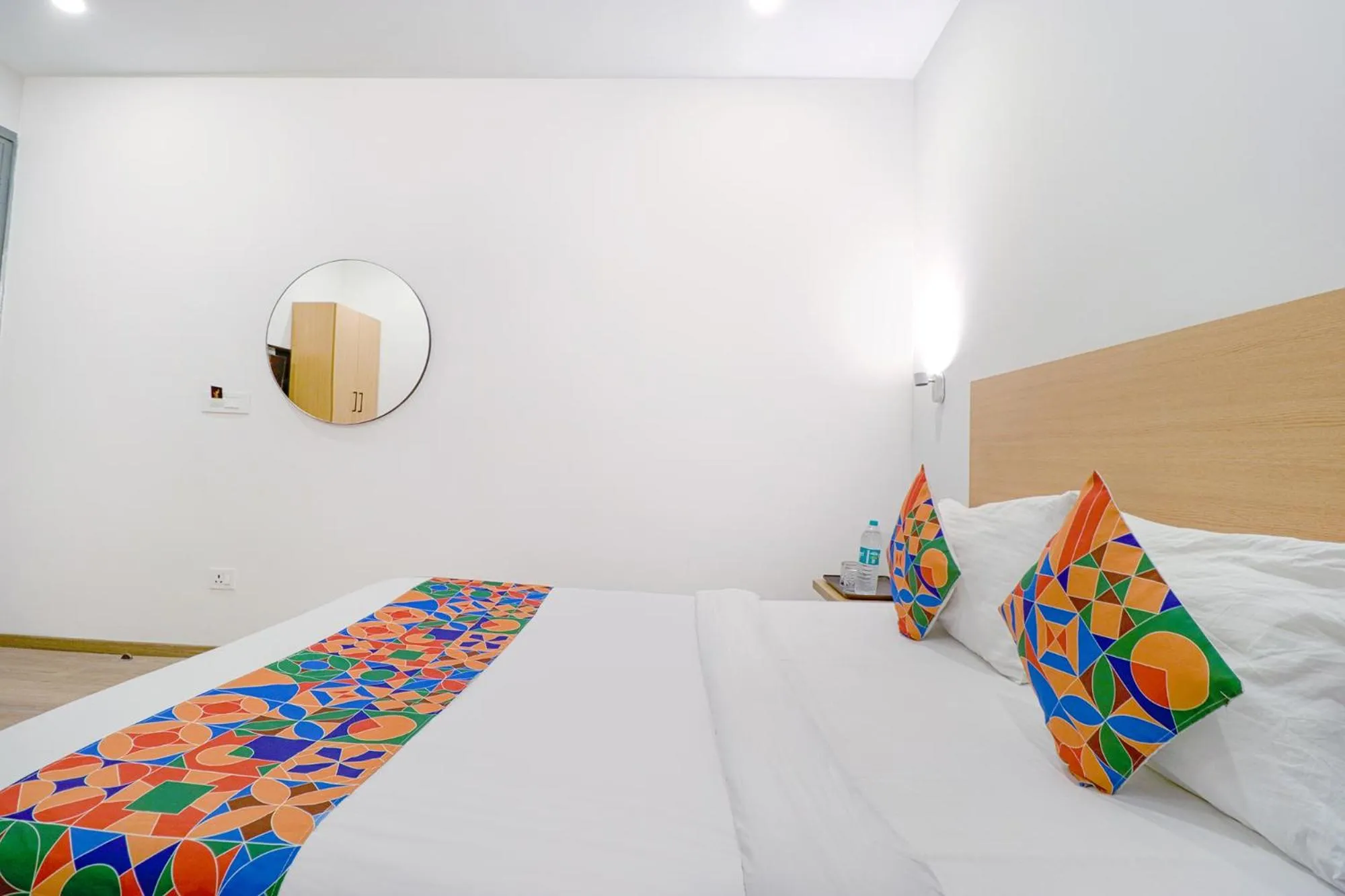 Bedroom, Bed in FabHotel Destiny Inn - Nr Medanta Hospital