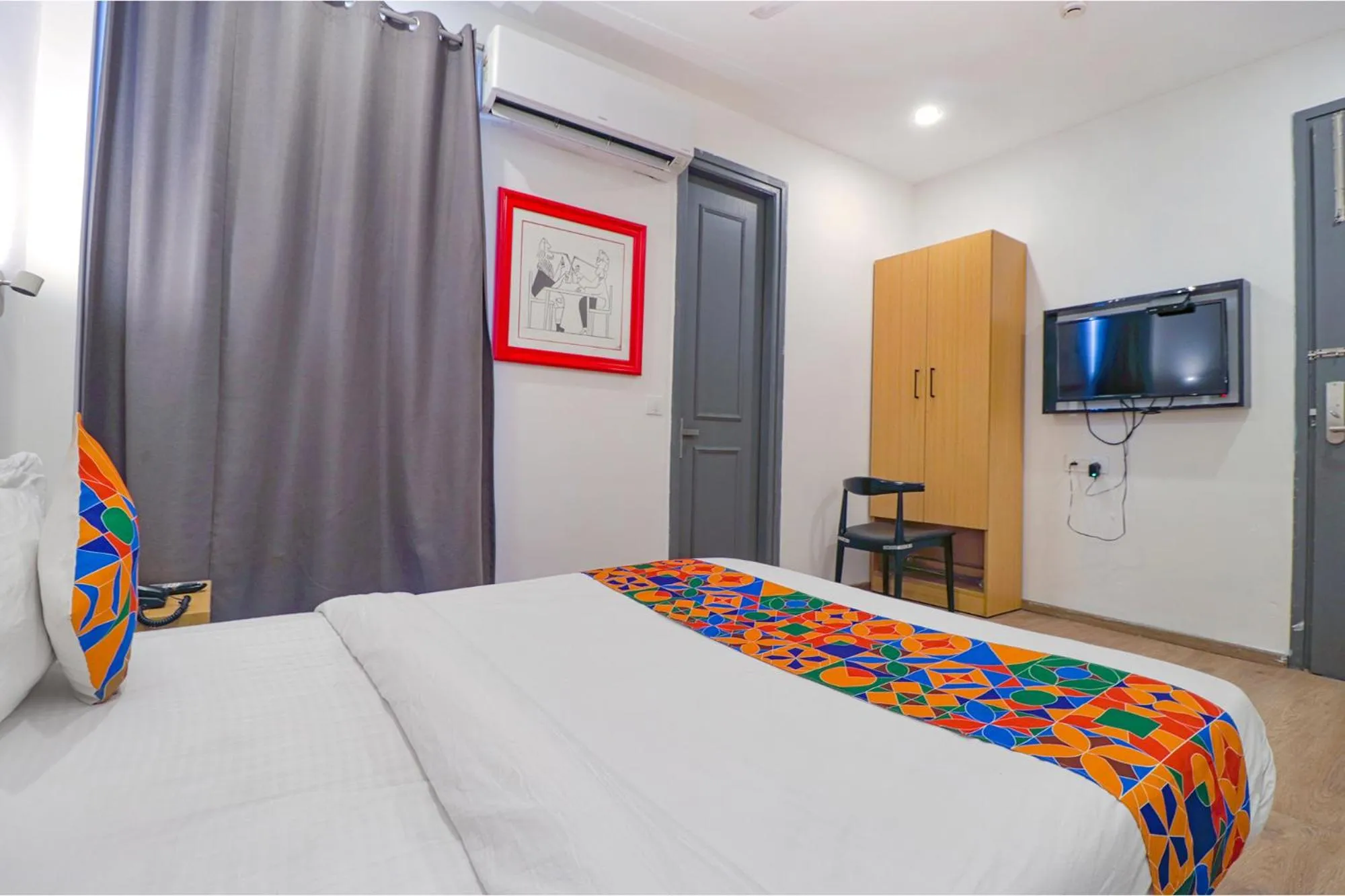 Bedroom, Bed in FabHotel Destiny Inn - Nr Medanta Hospital