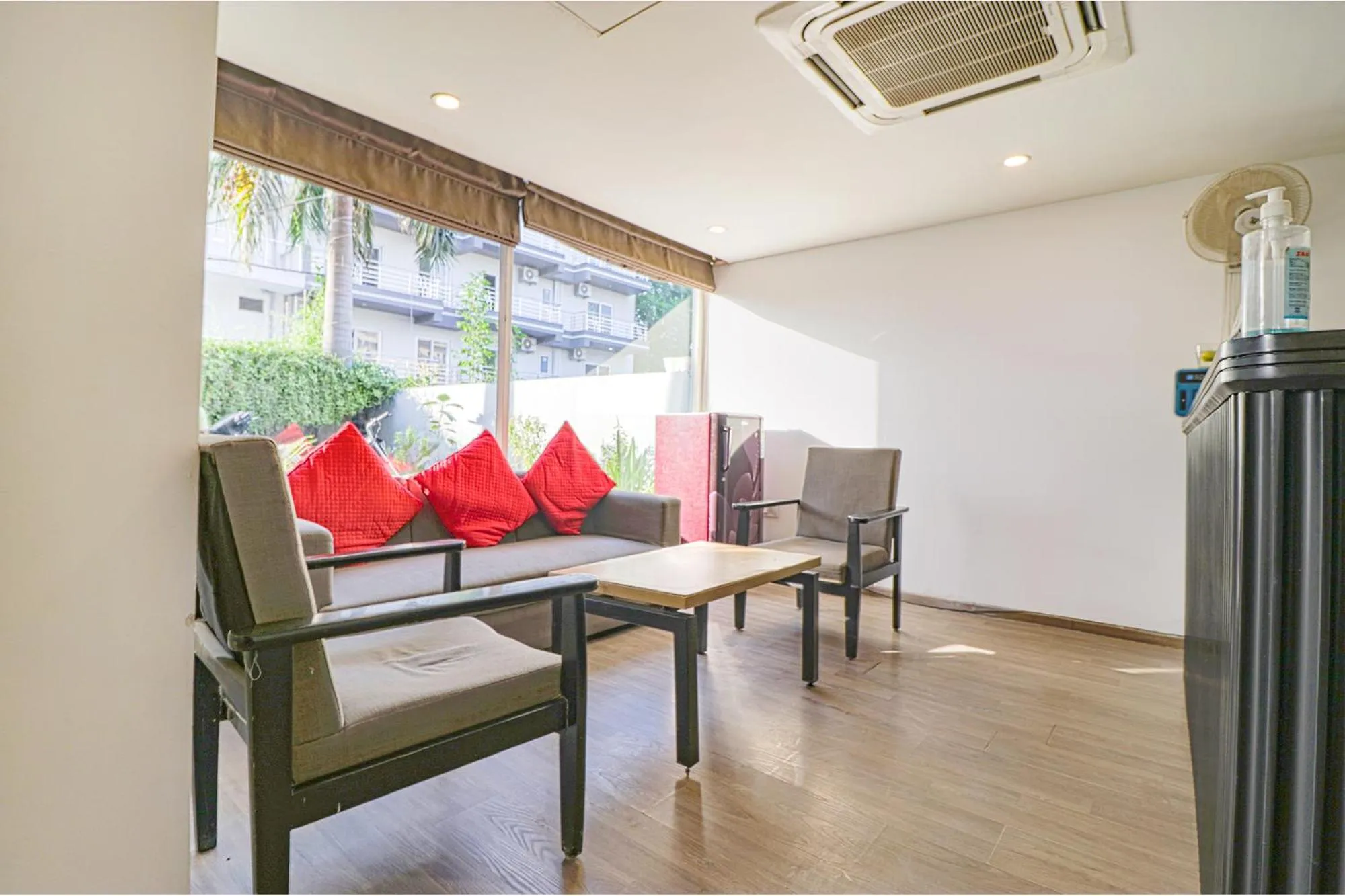Seating area in FabHotel Destiny Inn - Nr Medanta Hospital