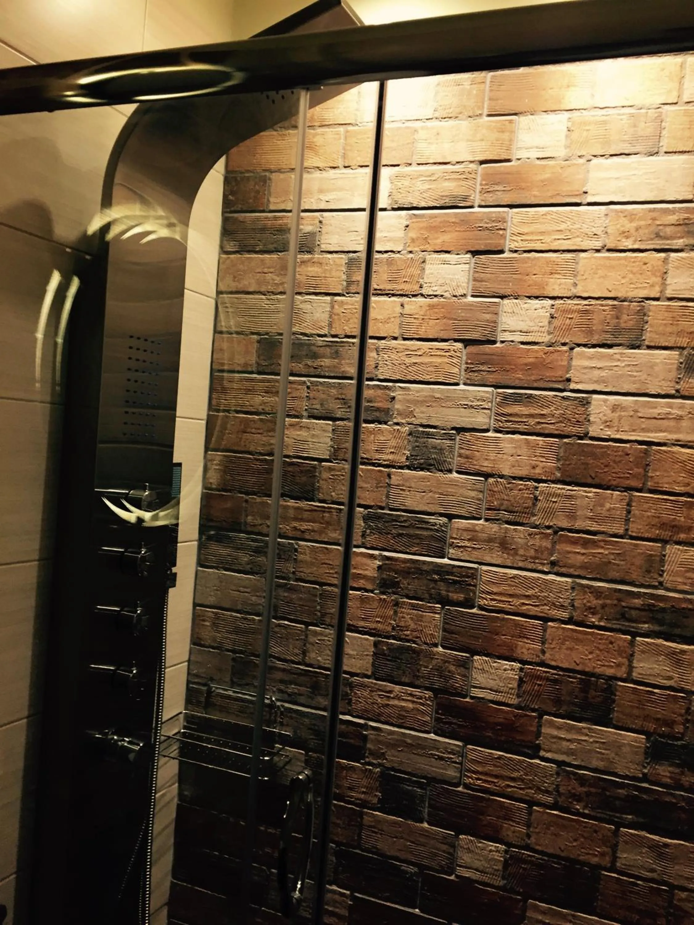 Bathroom in Hotel Papagalos