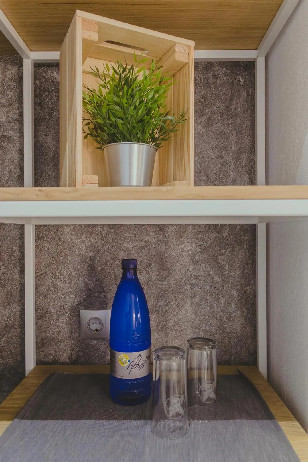 Decorative detail in Hotel Papagalos