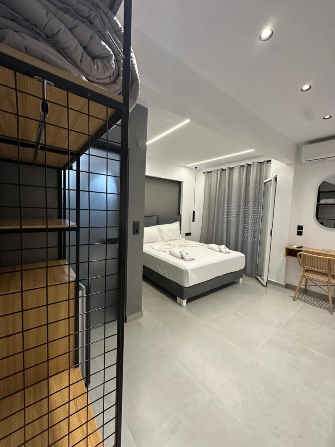 Bed in Hotel Papagalos