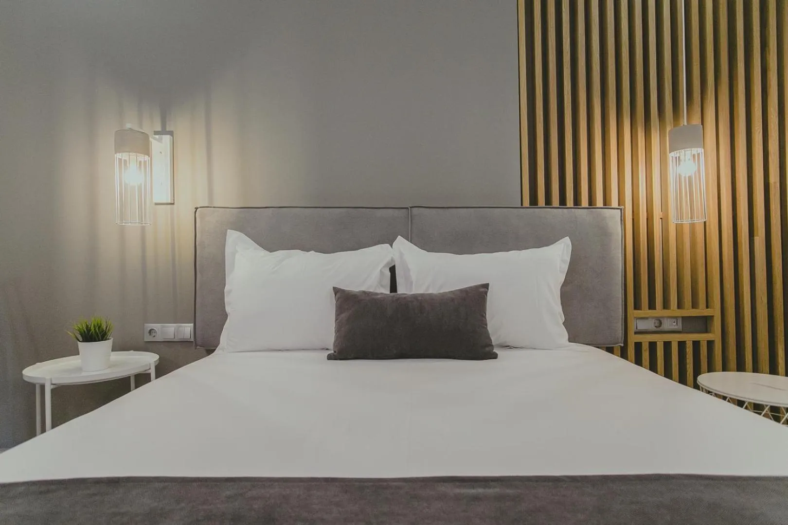 Bed in Hotel Papagalos