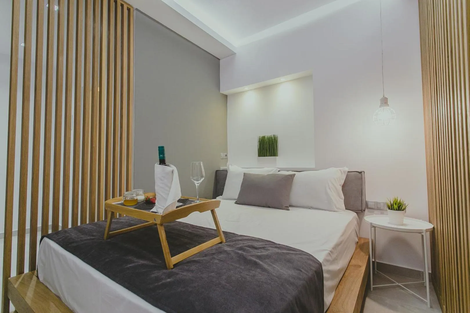 Decorative detail, Bed in Hotel Papagalos