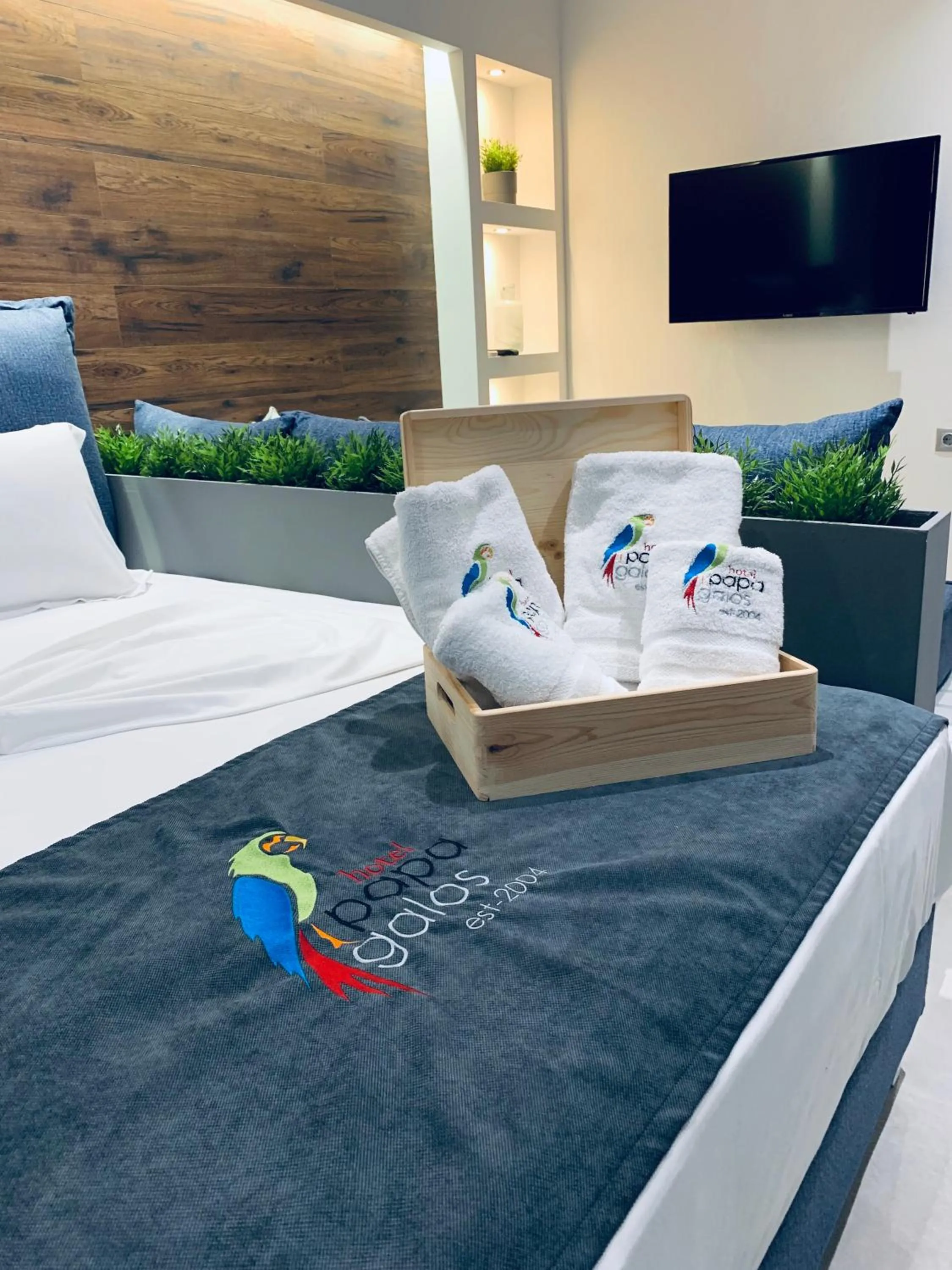 Bed in Hotel Papagalos