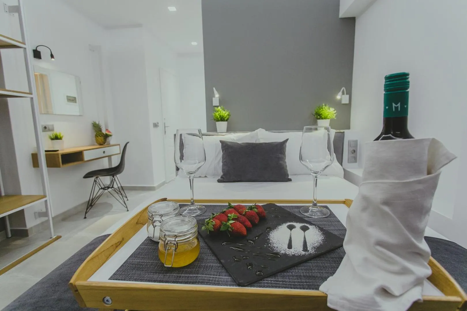 Bed in Hotel Papagalos