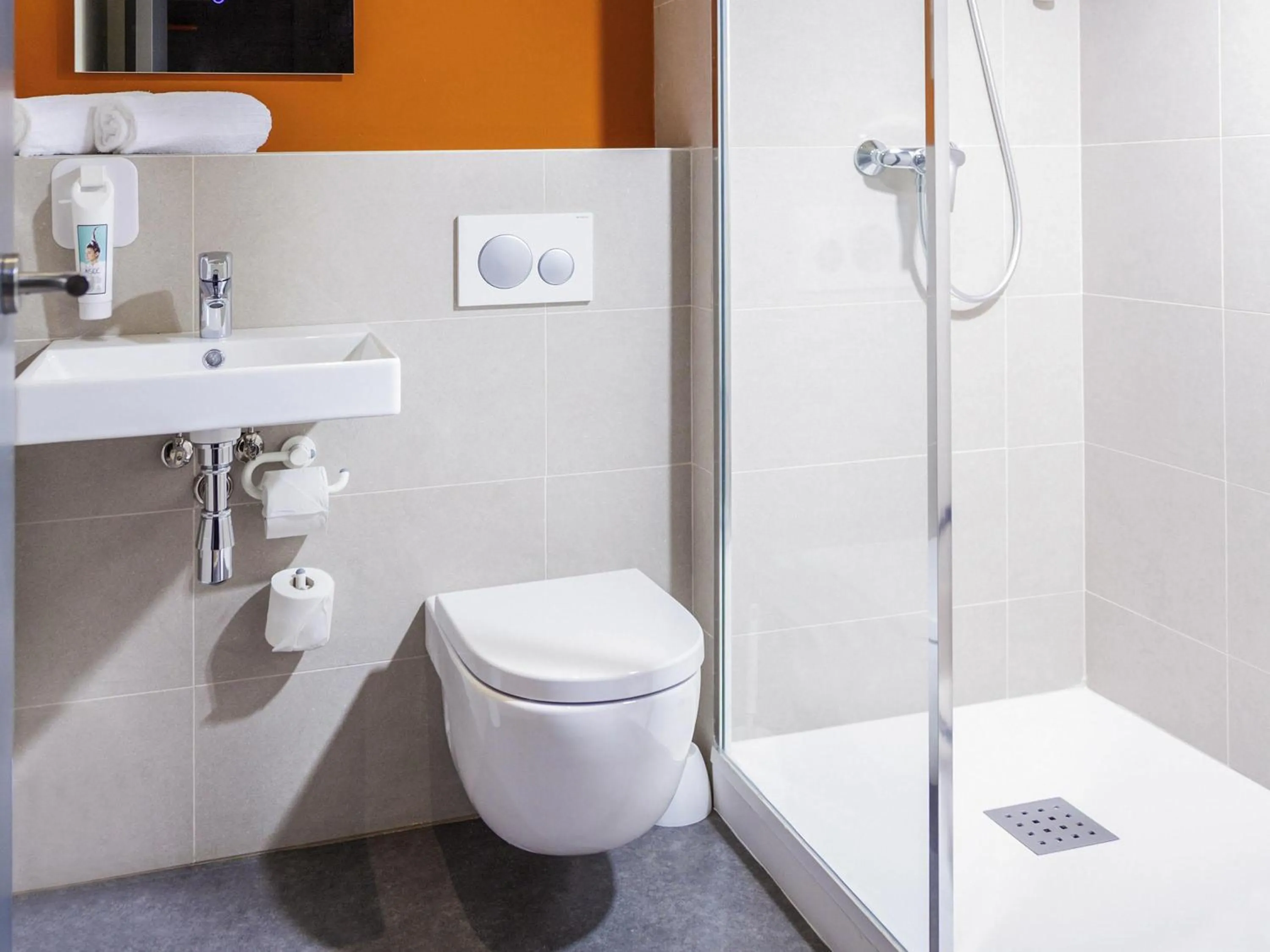 Bedroom in ibis budget Huerta De Murcia