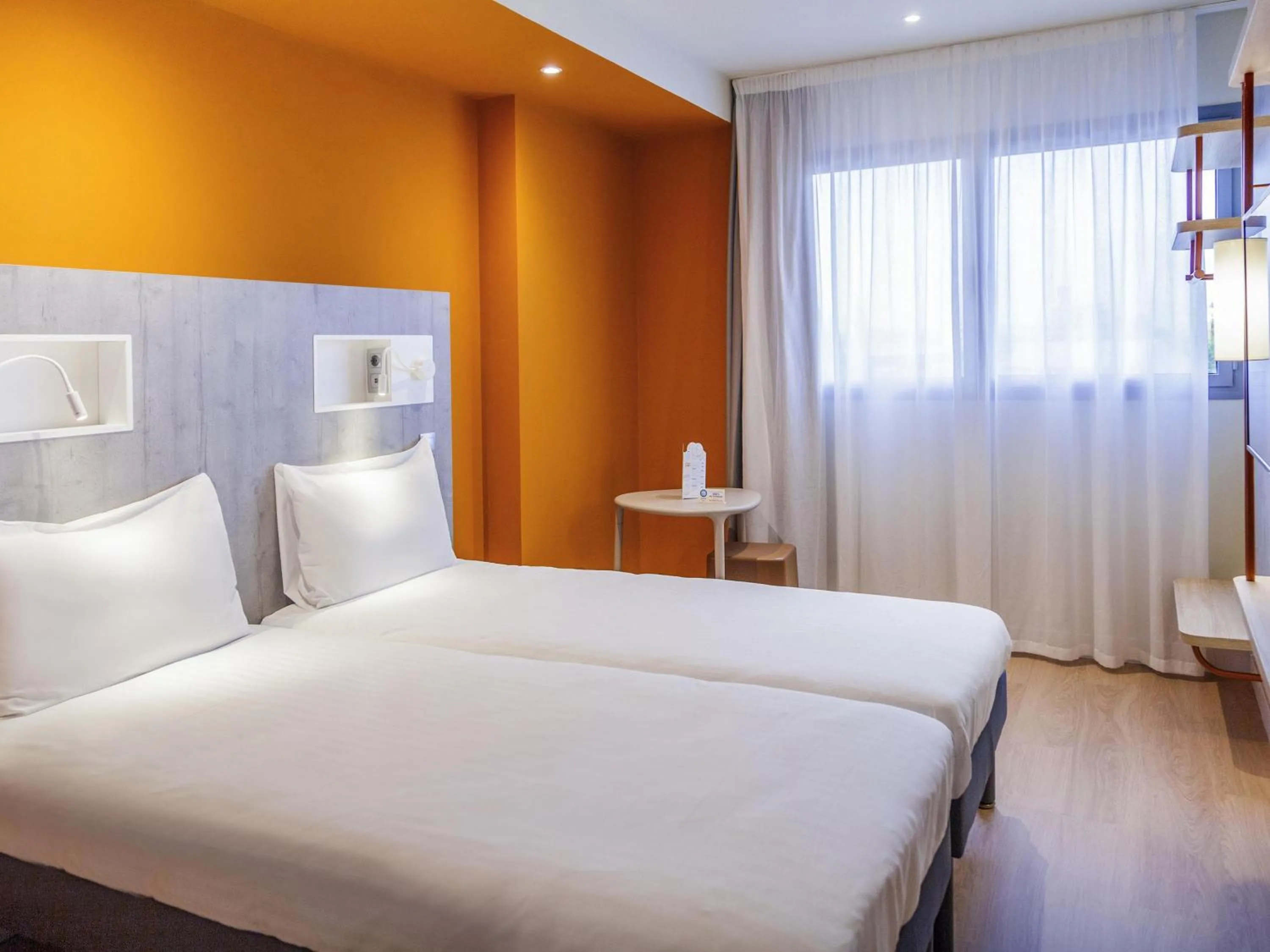 Bedroom, Bed in ibis budget Huerta De Murcia