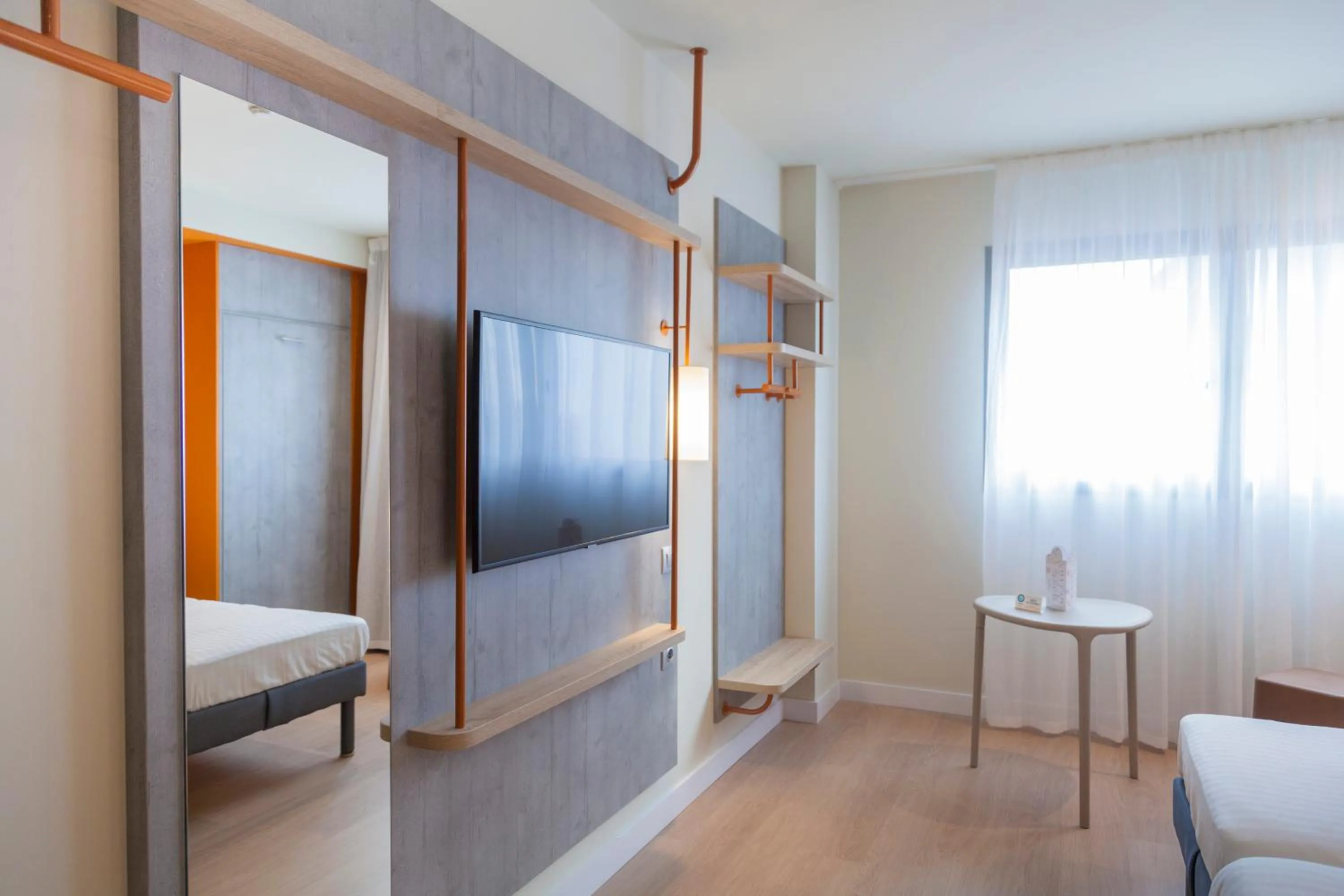 Photo of the whole room, Bed in ibis budget Huerta De Murcia