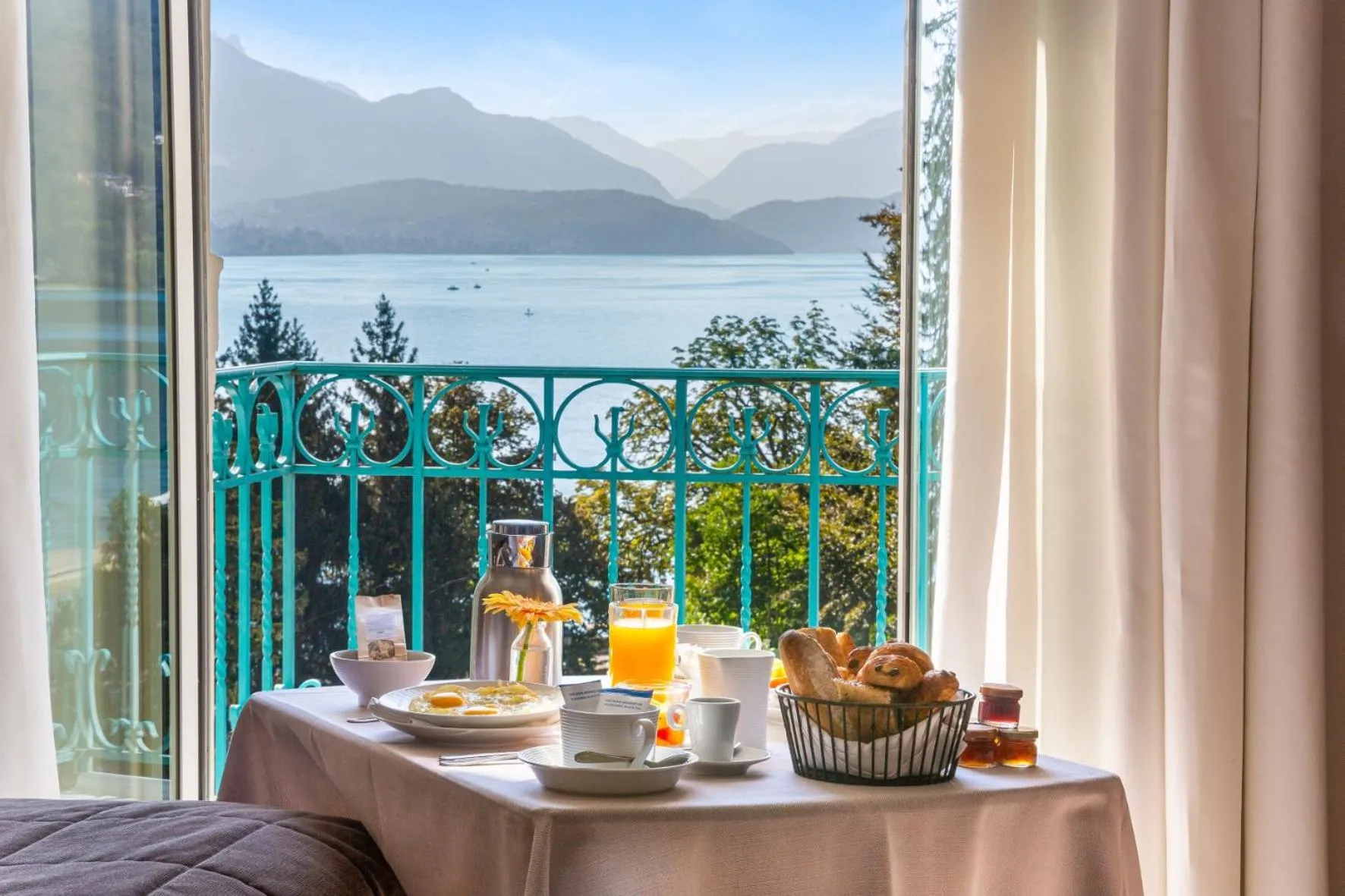 Breakfast in Impérial Palace