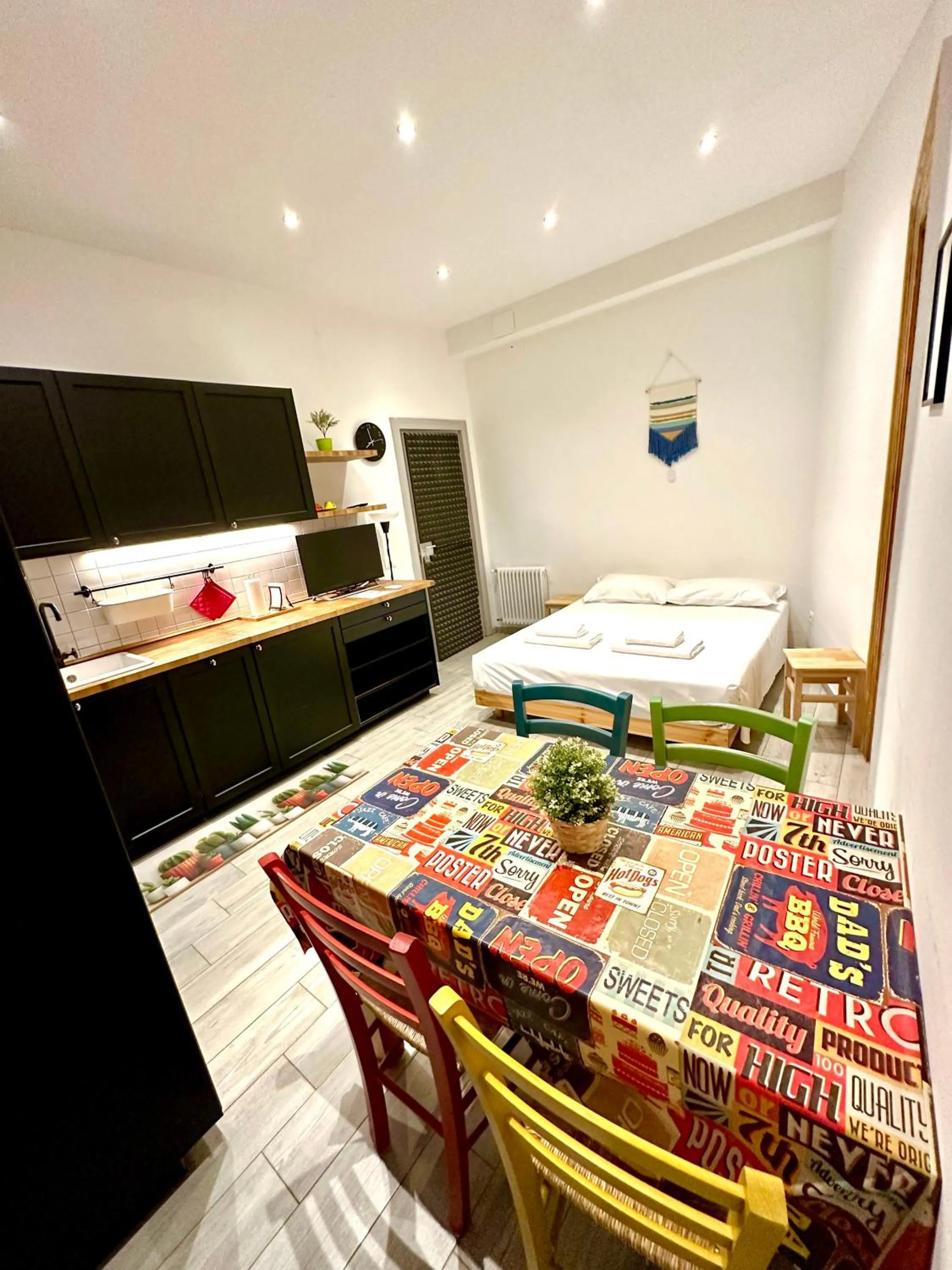 Bedroom, Bed in Rossetti Rooms