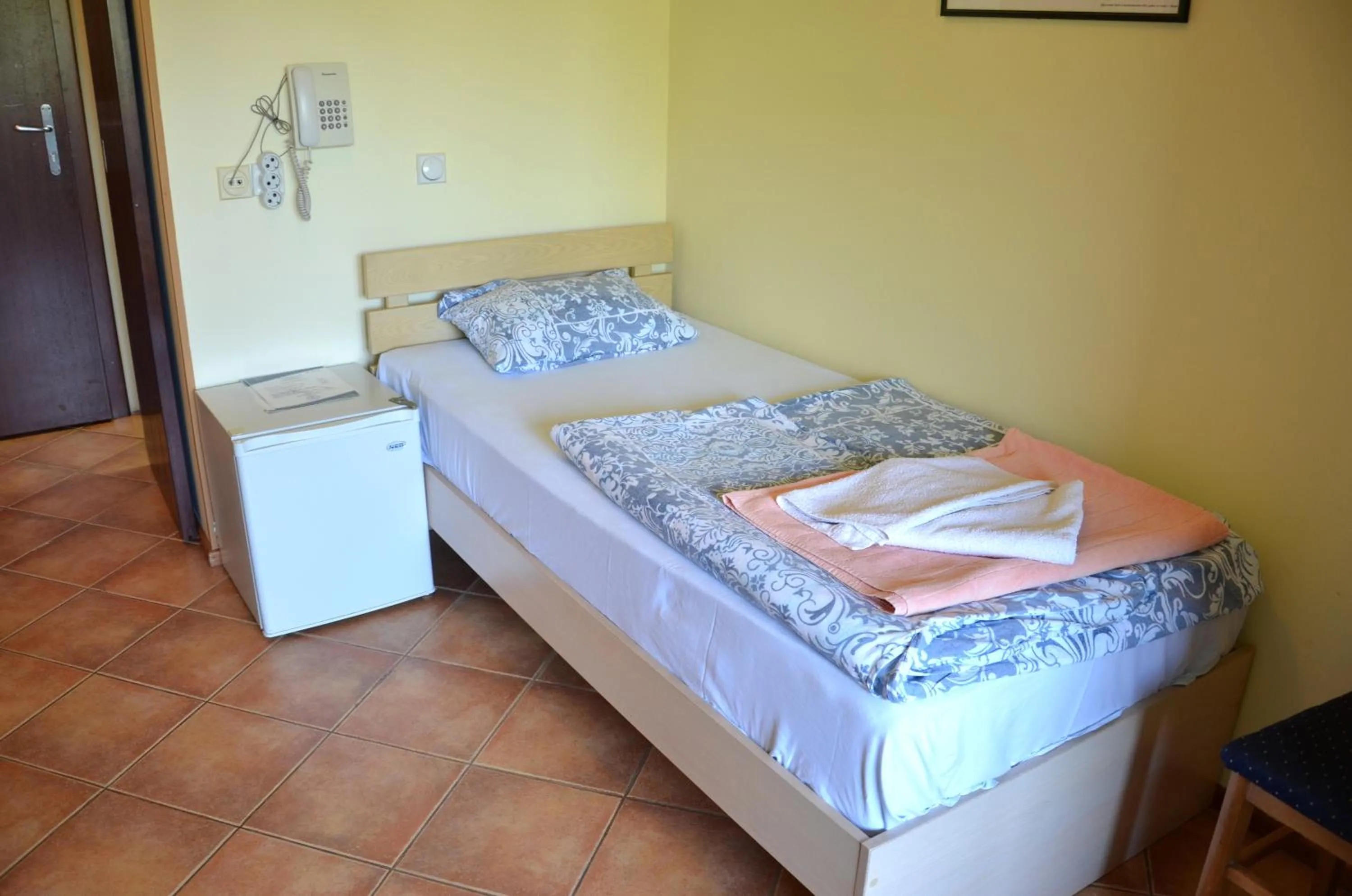 Bedroom, Bed in Hotel Pelikan