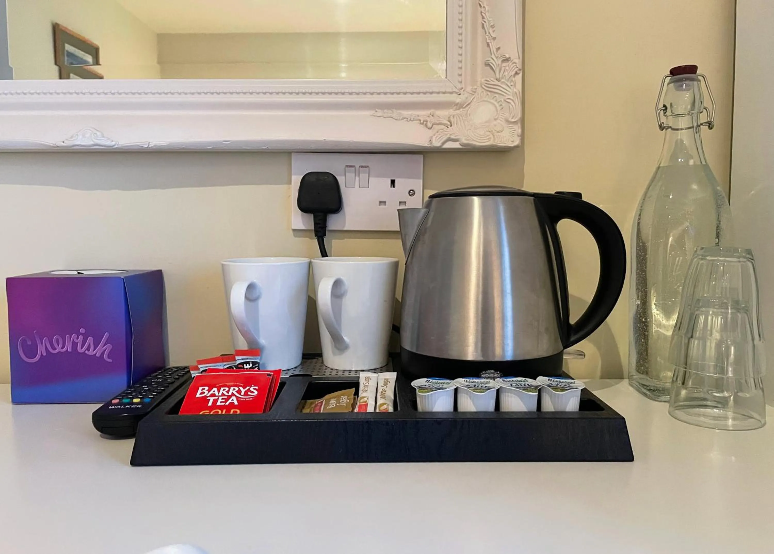 Coffee/tea facilities in Duinin House