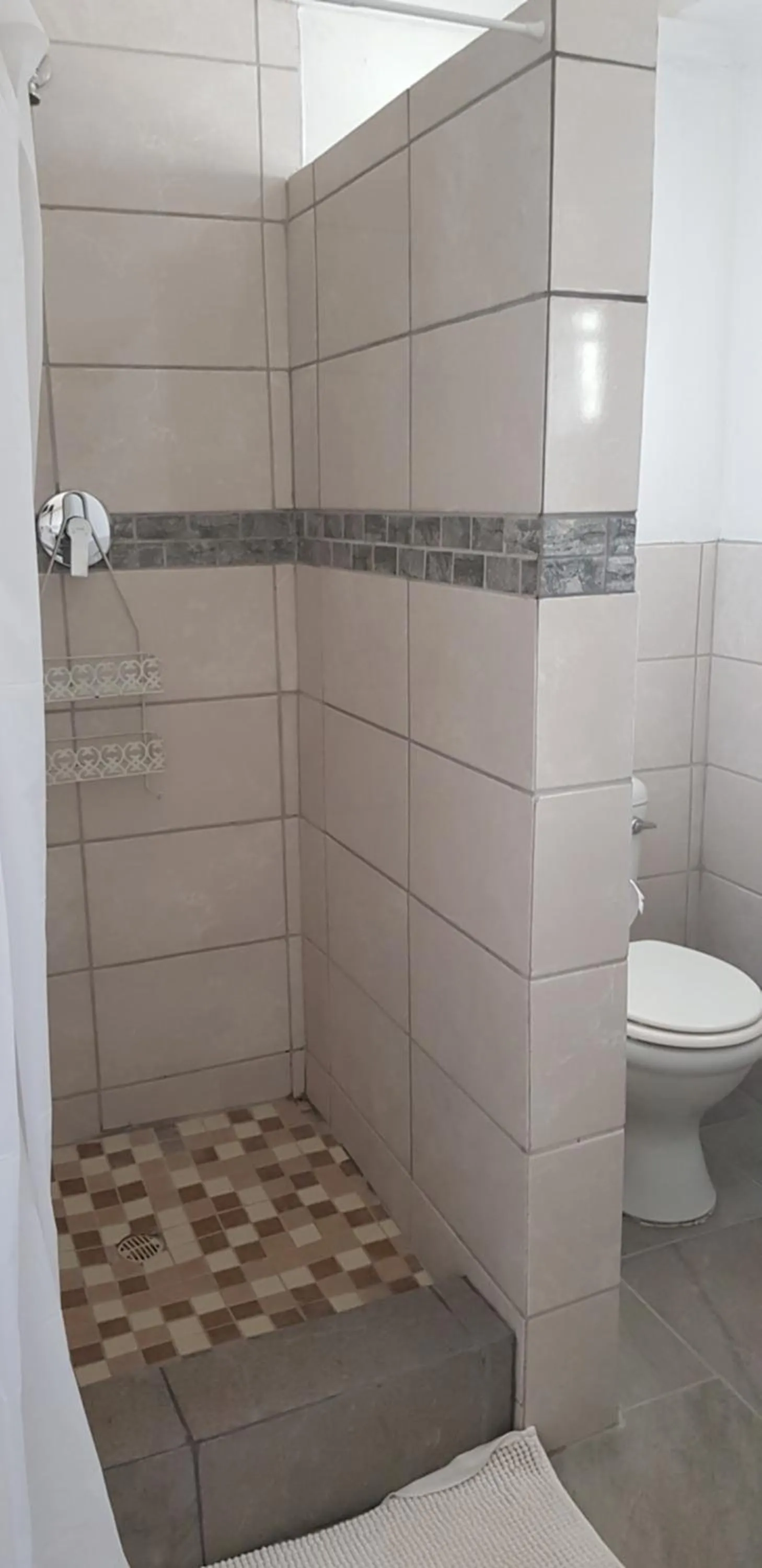 Shower in Kelkiewyn Guesthouse Caledon