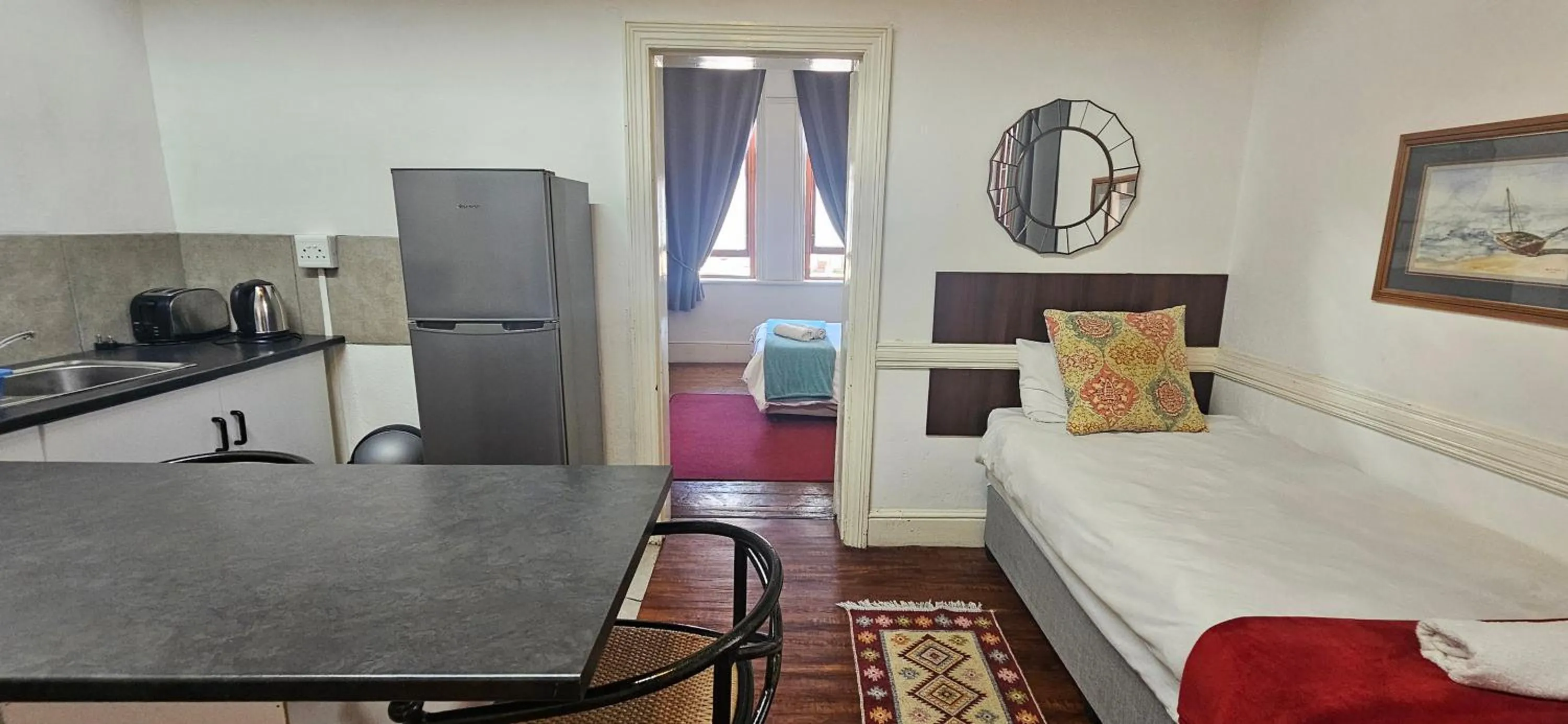 Kitchen or kitchenette, Bed in Kelkiewyn Guesthouse Caledon