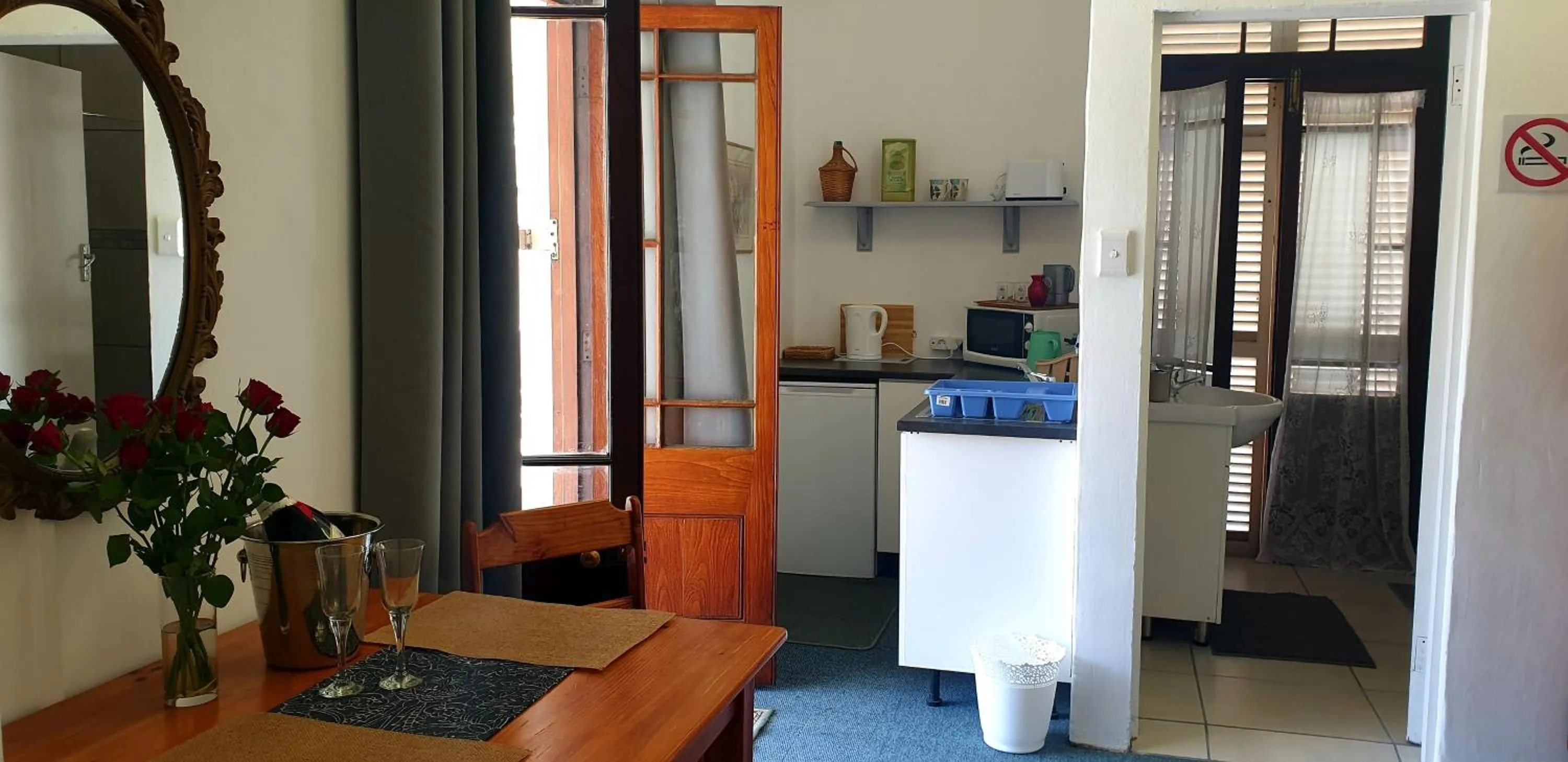 Kitchen or kitchenette in Kelkiewyn Guesthouse Caledon