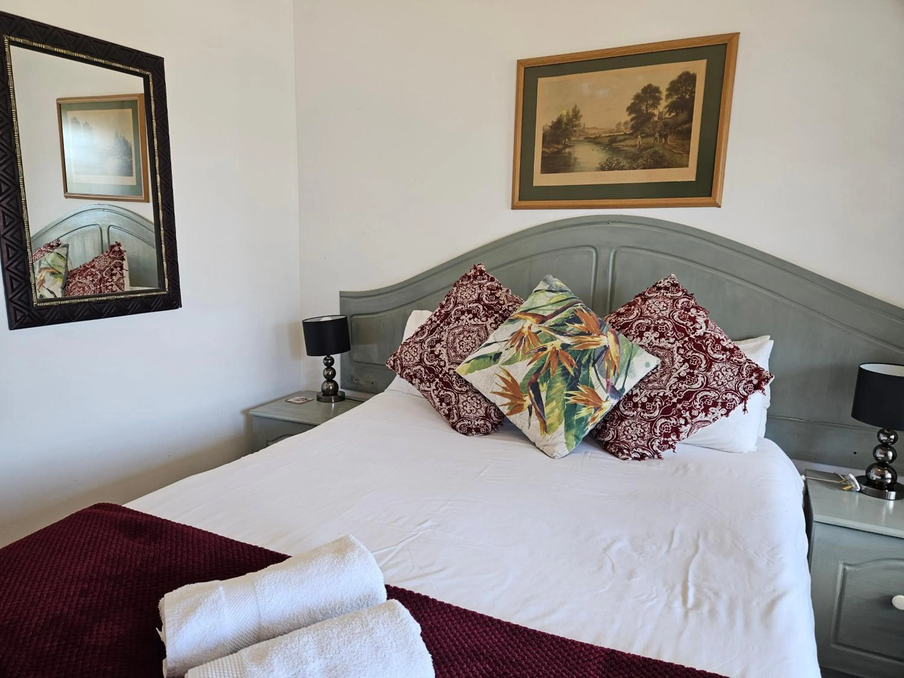 Bed in Kelkiewyn Guesthouse Caledon