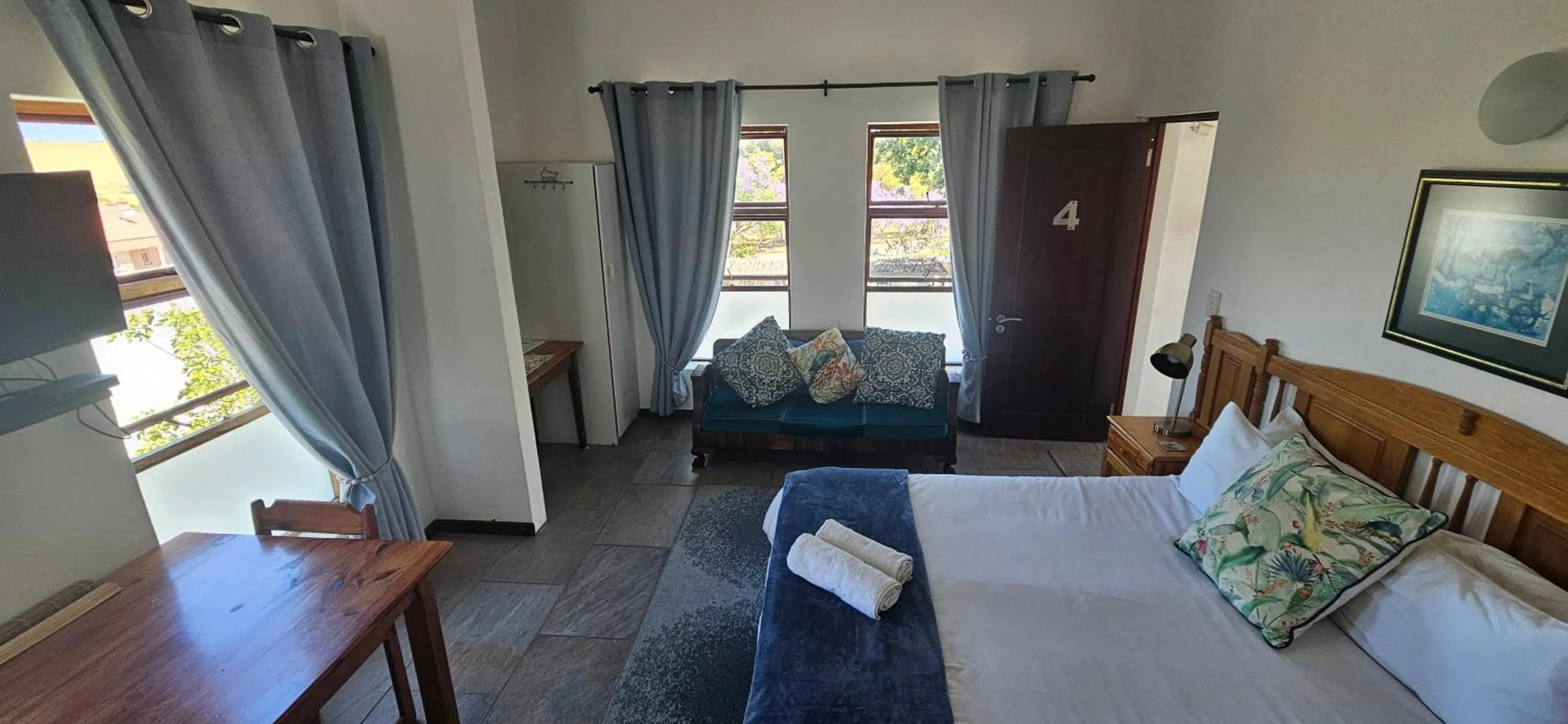 Bed in Kelkiewyn Guesthouse Caledon