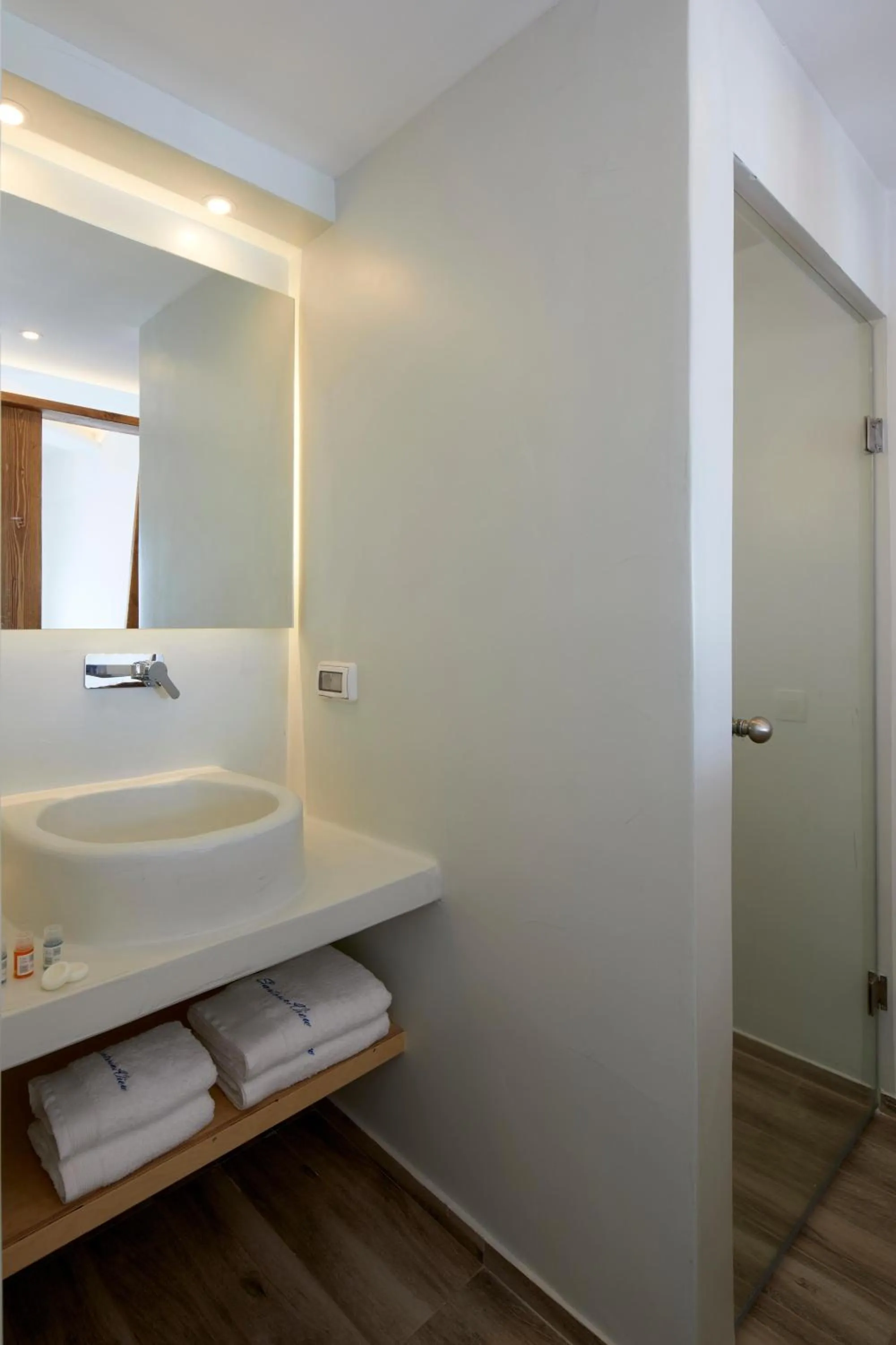 Bathroom in Santorini View