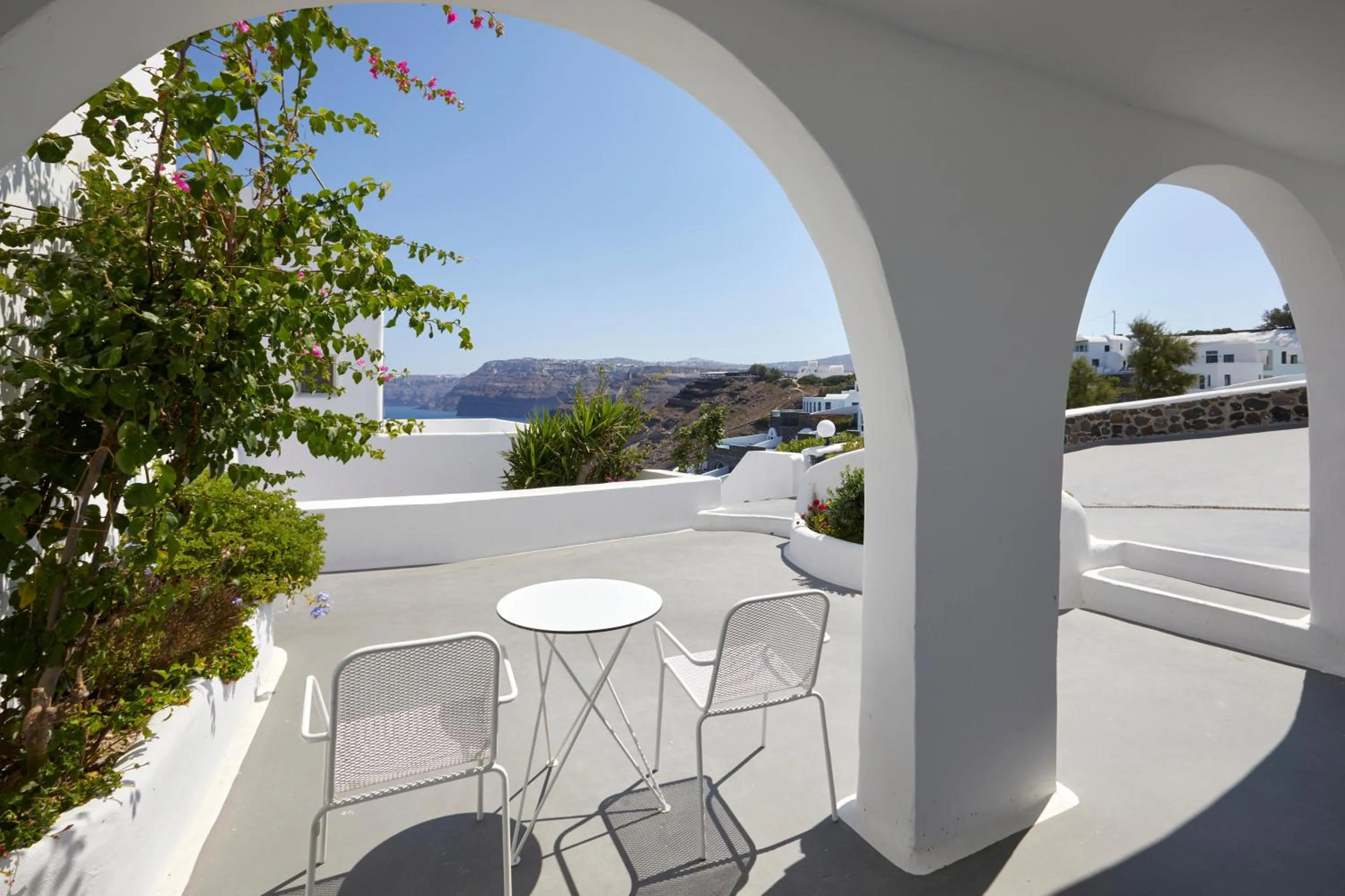 Photo of the whole room in Santorini View