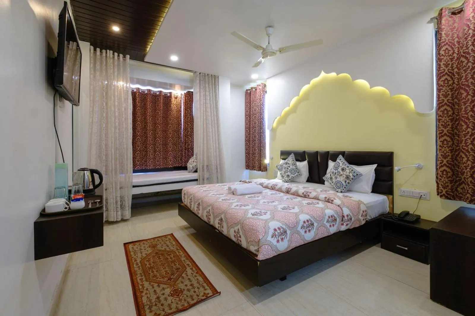 Property building, Bed in Satkar Retreat - Udaipur