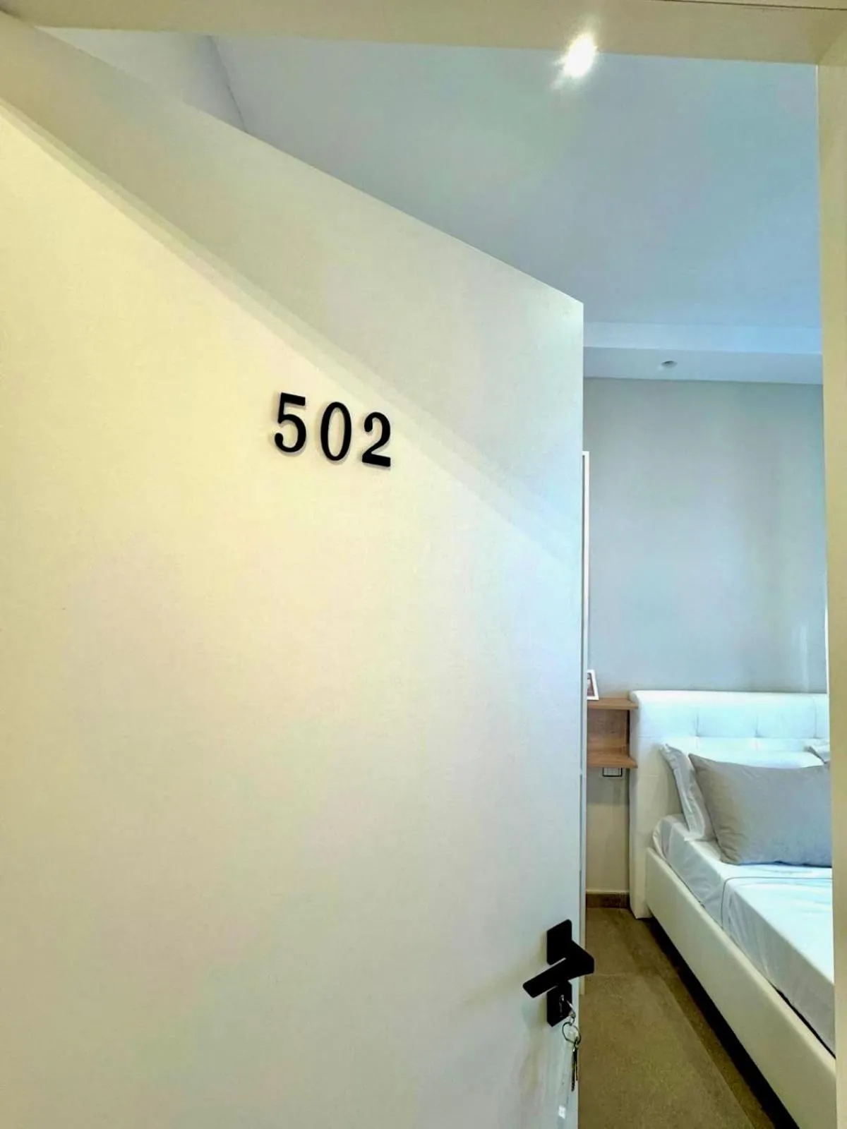 Photo of the whole room, Bed in Philip Royal