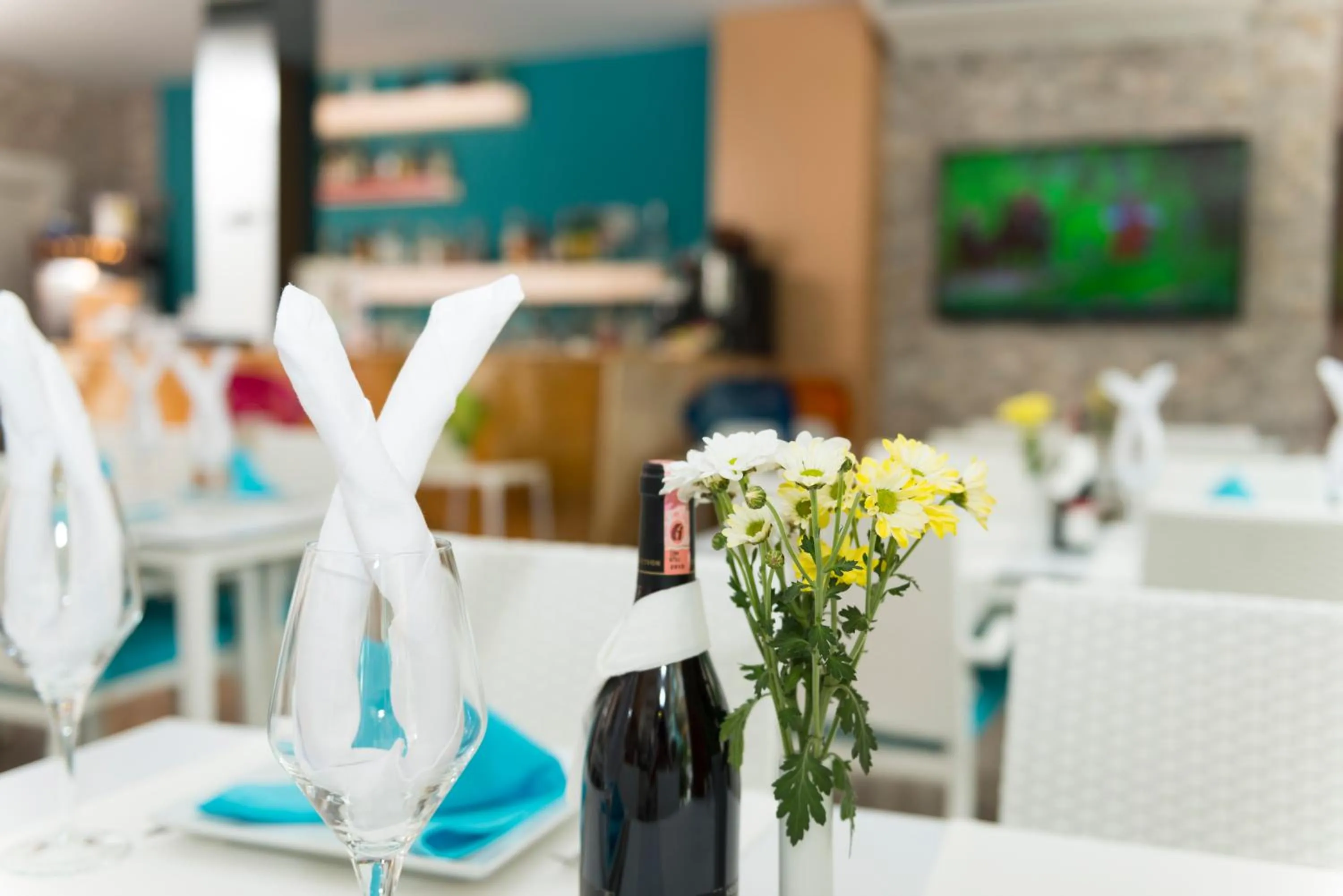 Restaurant/places to eat in Kleopatra Suit Hotel