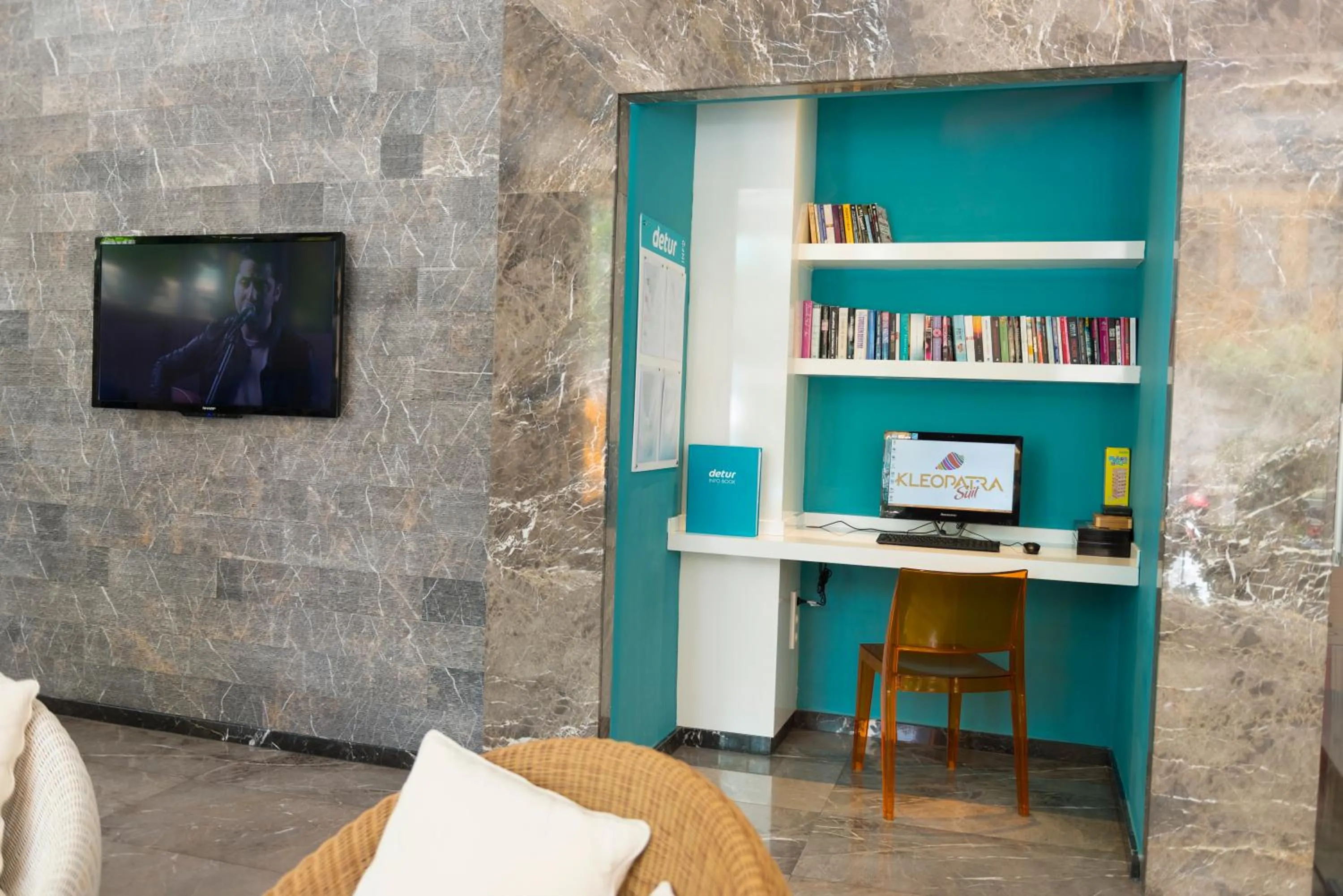 Spring in Kleopatra Suit Hotel