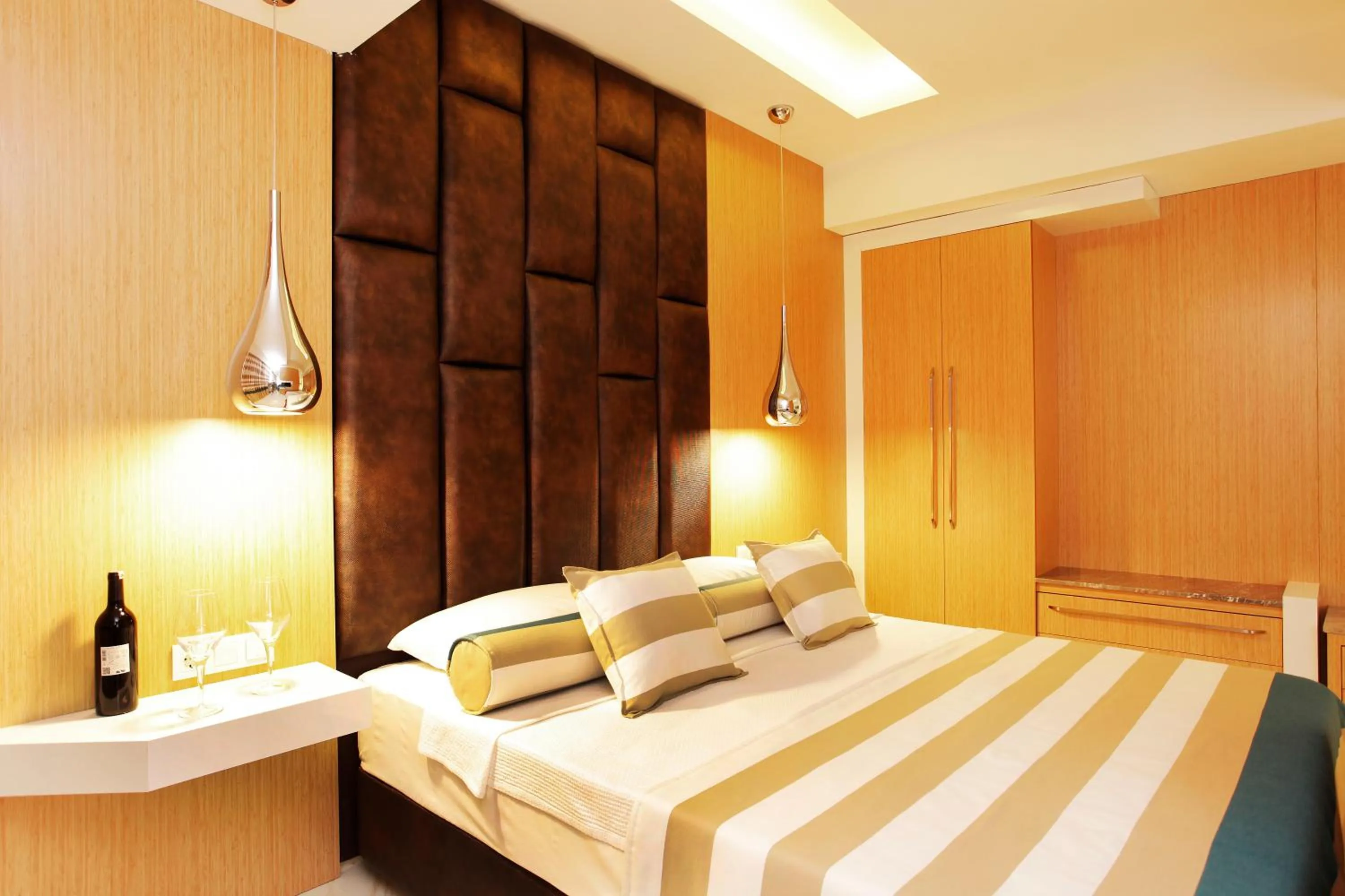 Spring, Bed in Kleopatra Suit Hotel