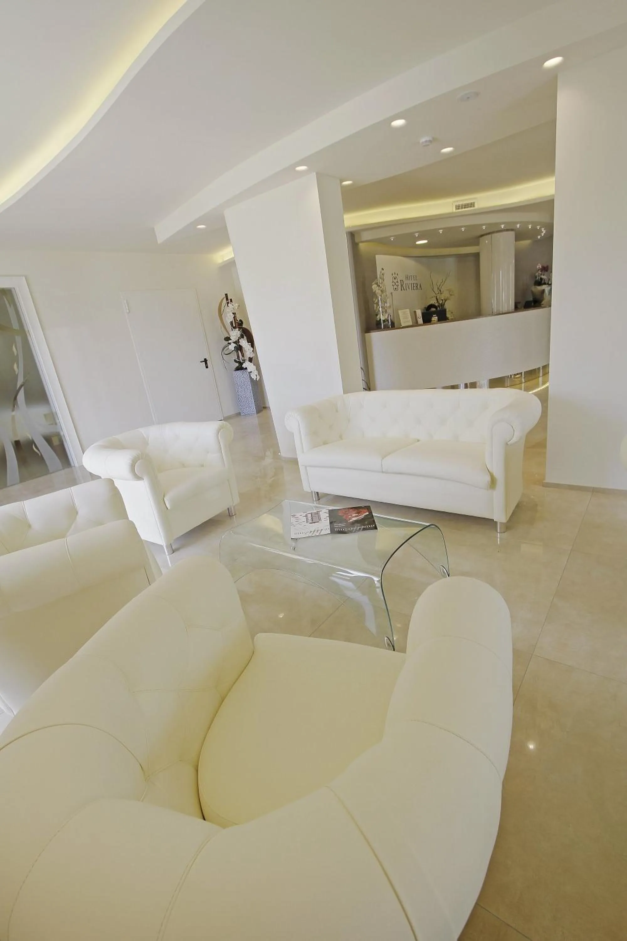 Lobby or reception, Bed in Hotel Riviera