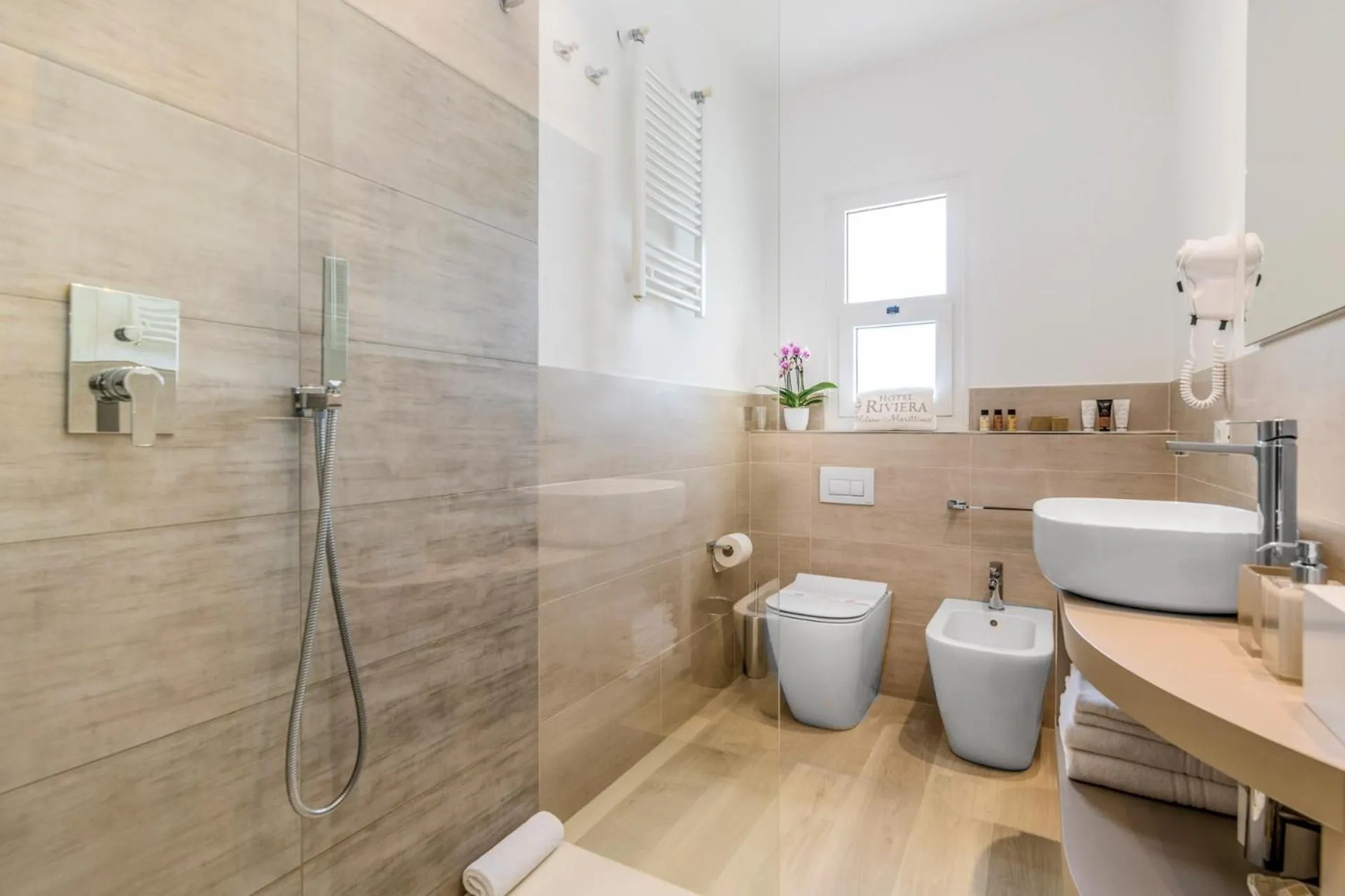 Bathroom in Hotel Riviera